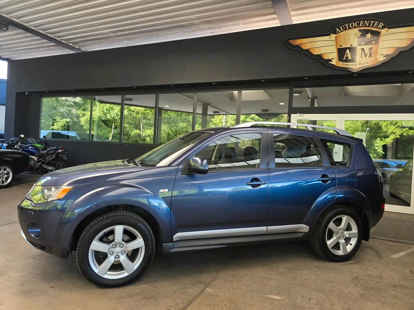 Mitsubishi Outlander 2.4 AUTOM. 4WD Instyle LEDER/SZH/KLIMA Blau - 2