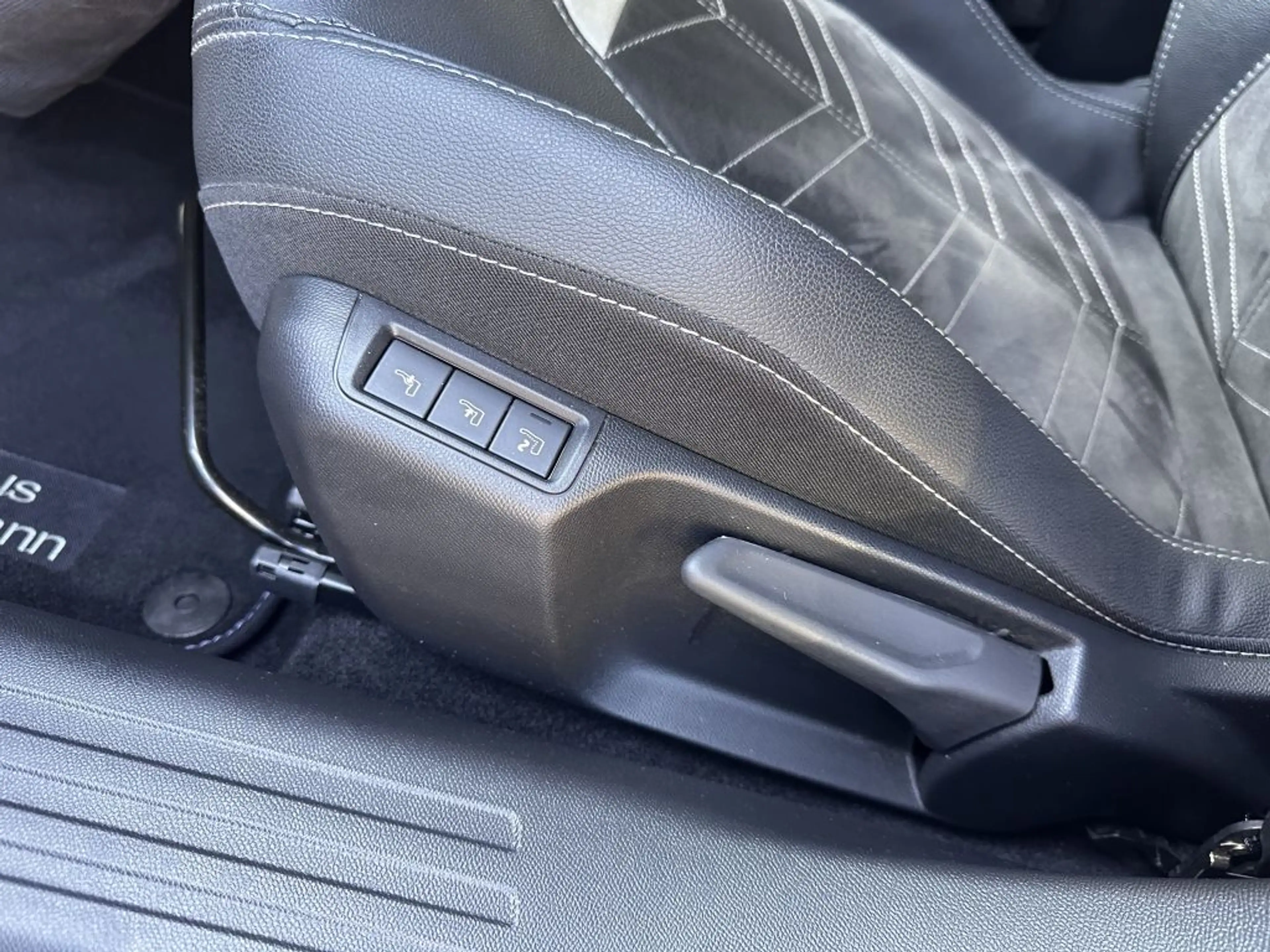 Opel Mokka Ultimate AT +NAVI+ADA+ — photo 11