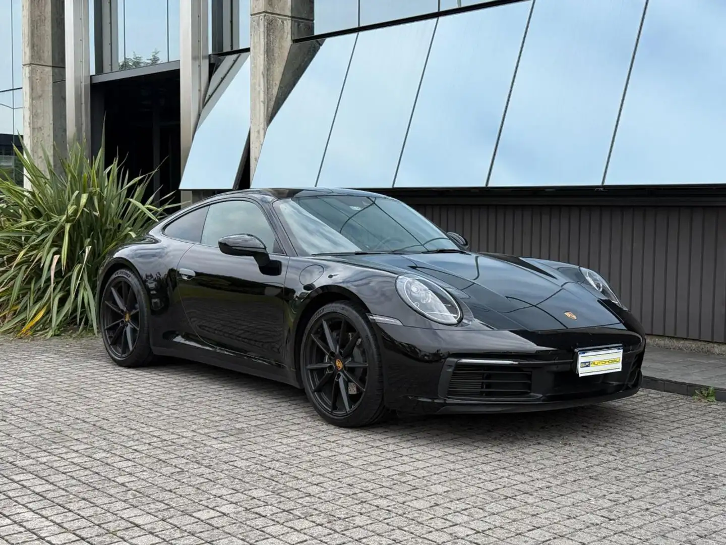 Porsche 992 Carrera * PASM *APPROVED * Noir - 2