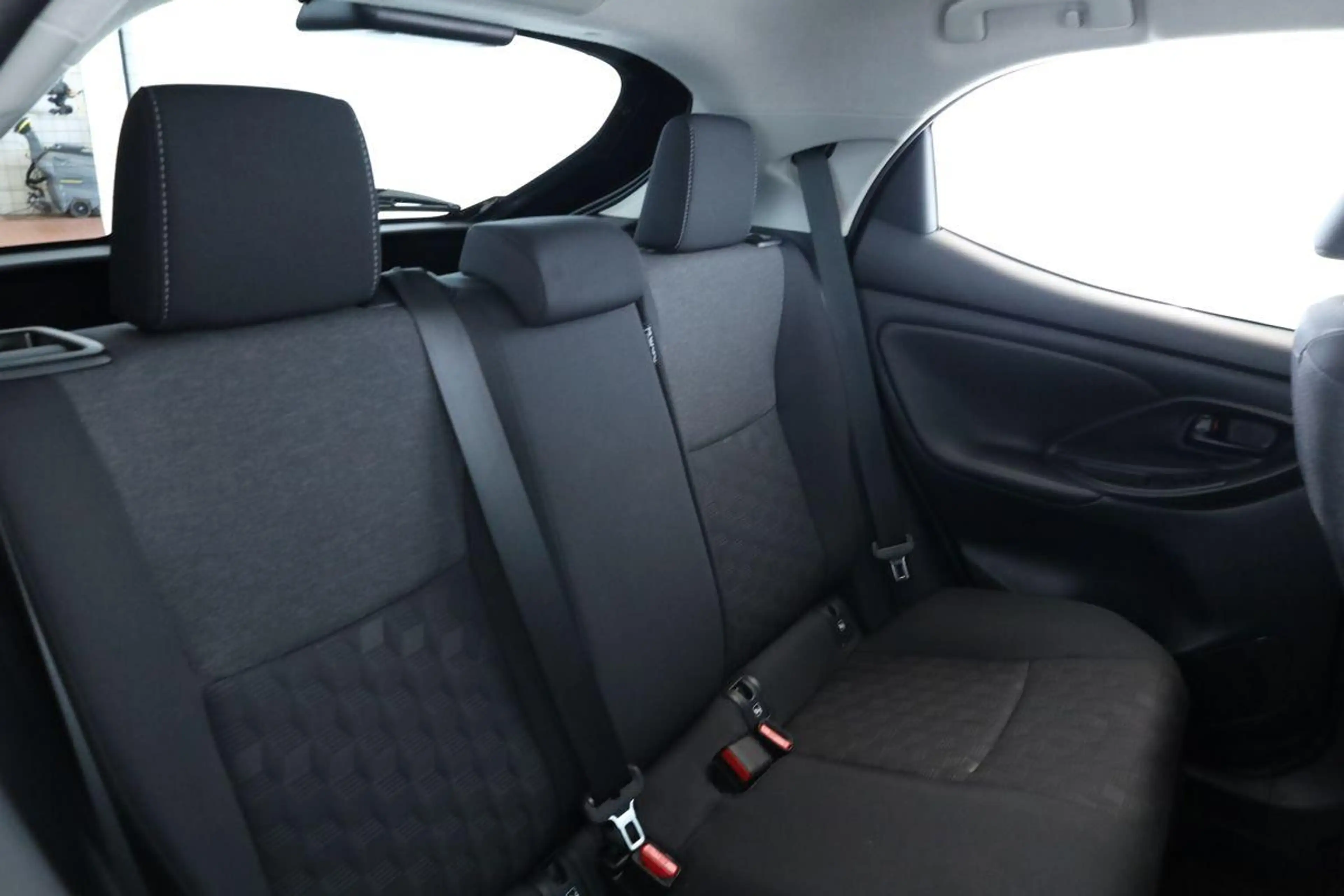 Toyota Yaris Hybrid 116 Teamplayer LED App SHZ Key Kam — photo 13