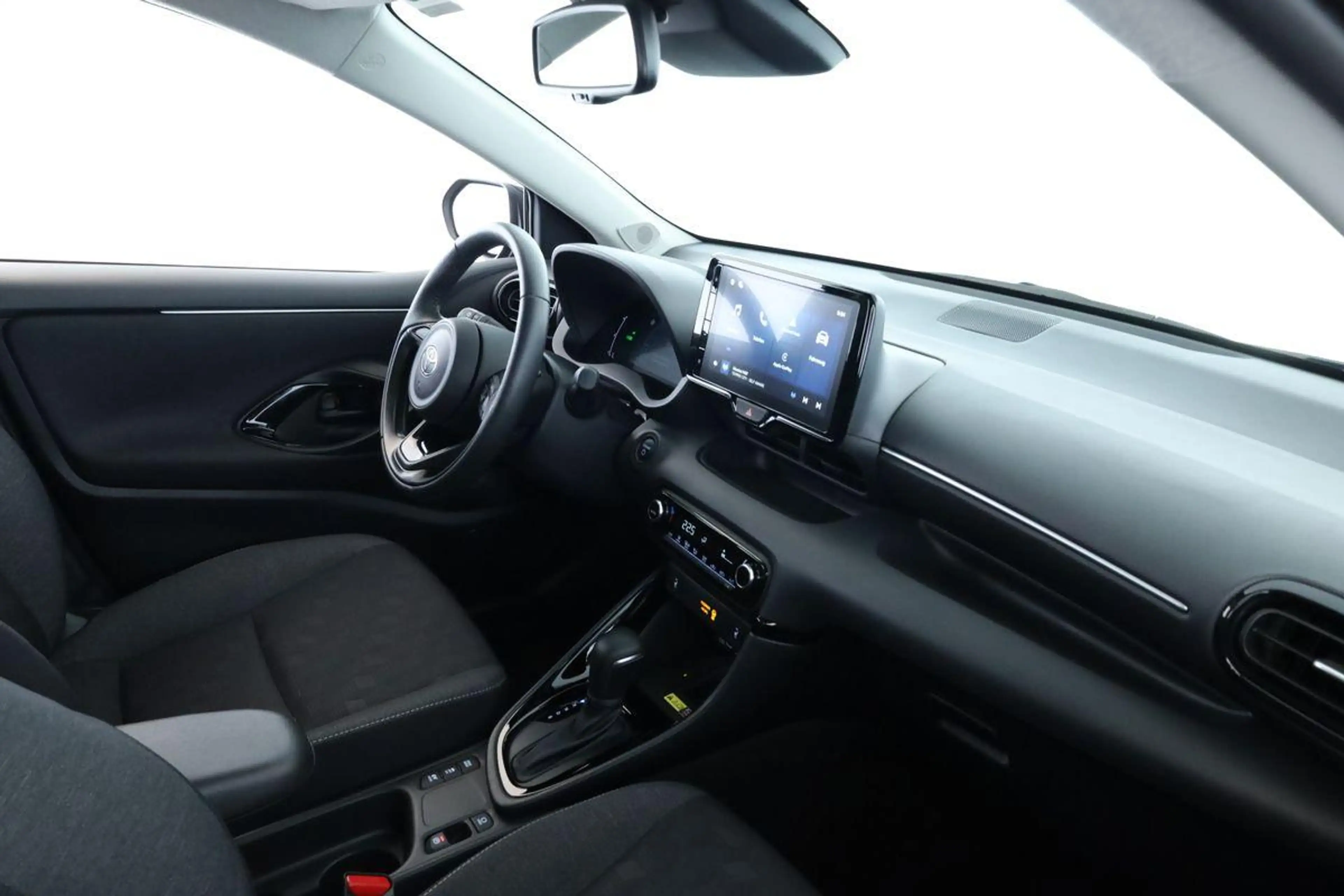 Toyota Yaris Hybrid 116 Teamplayer LED App SHZ Key Kam — photo 12