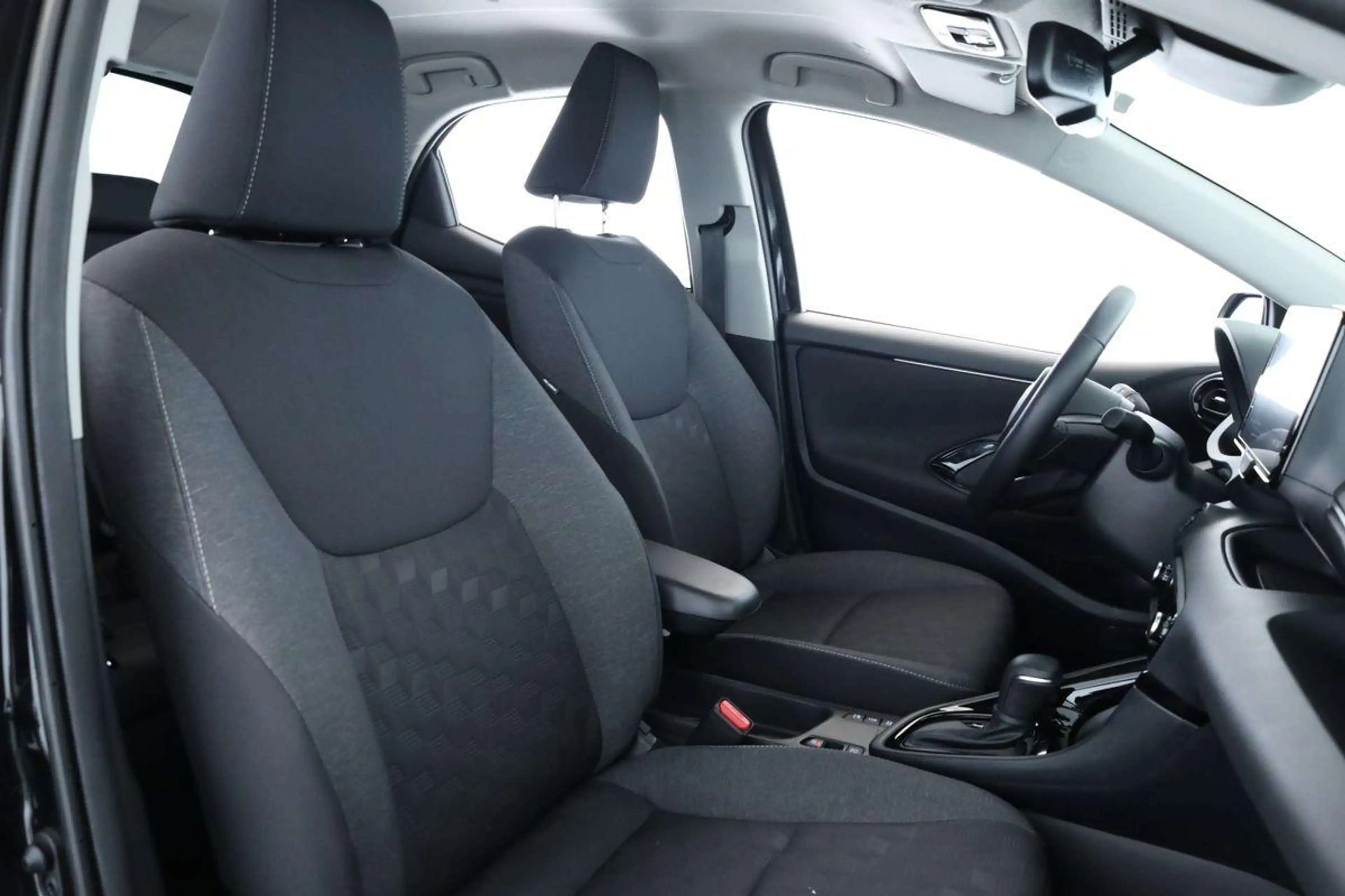 Toyota Yaris Hybrid 116 Teamplayer LED App SHZ Key Kam — photo 14