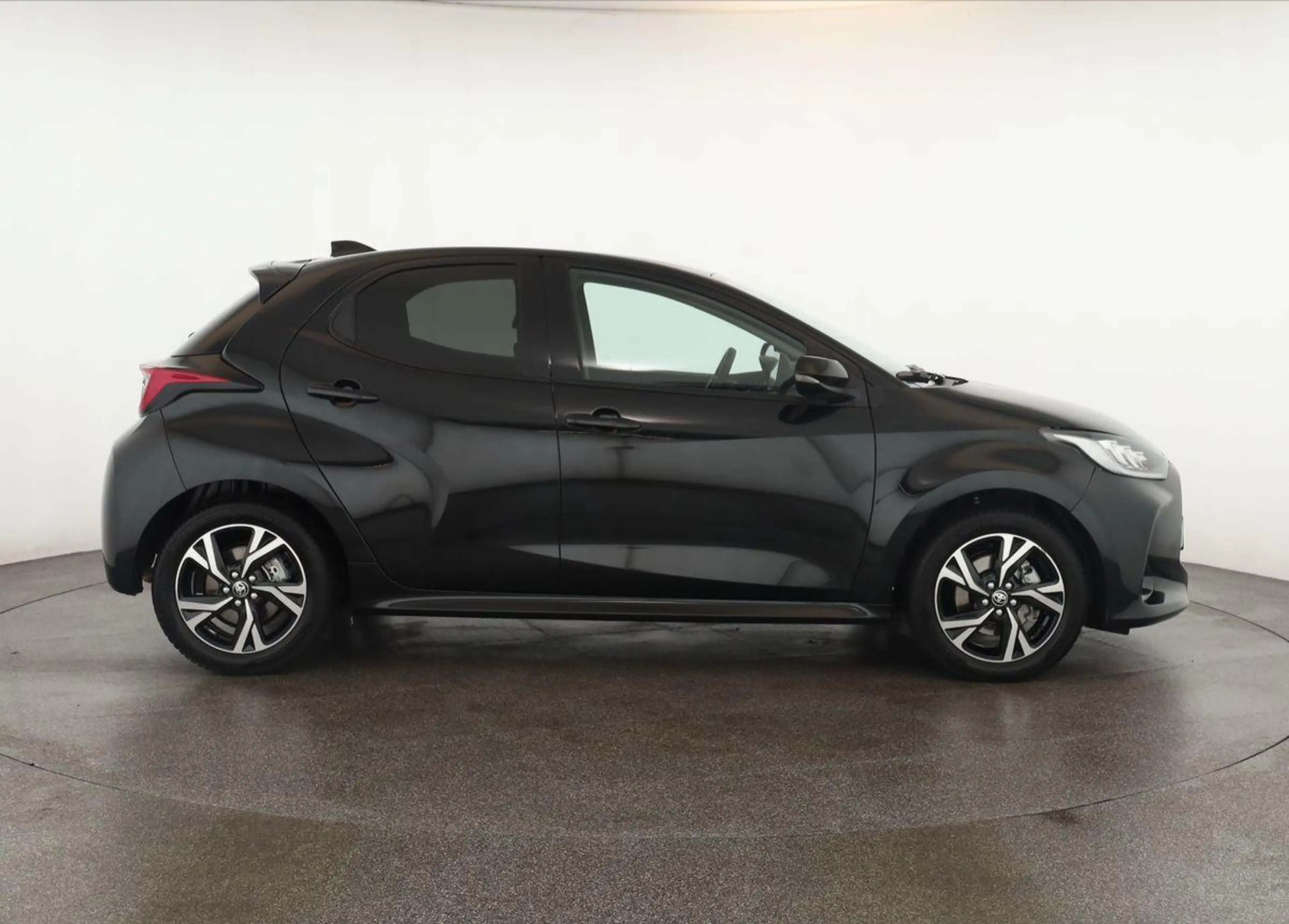 Toyota Yaris Hybrid 116 Teamplayer LED App SHZ Key Kam — photo 4
