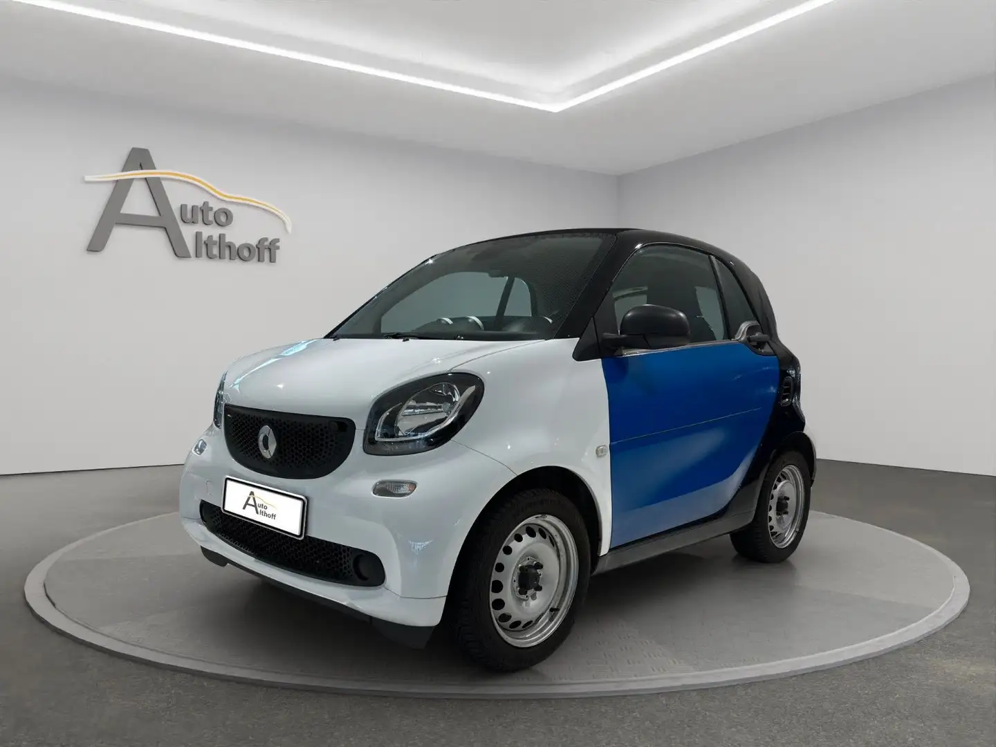 smart forTwo 62.000 KM BT FREISPRECH KLIMA TEMPOMAT Schwarz - 1