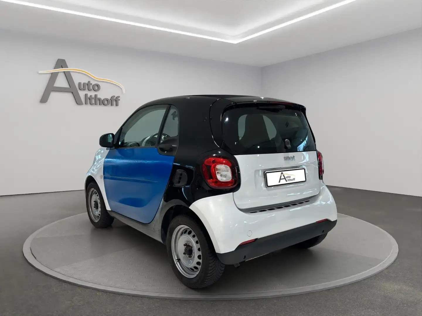 smart forTwo 62.000 KM BT FREISPRECH KLIMA TEMPOMAT Schwarz - 2