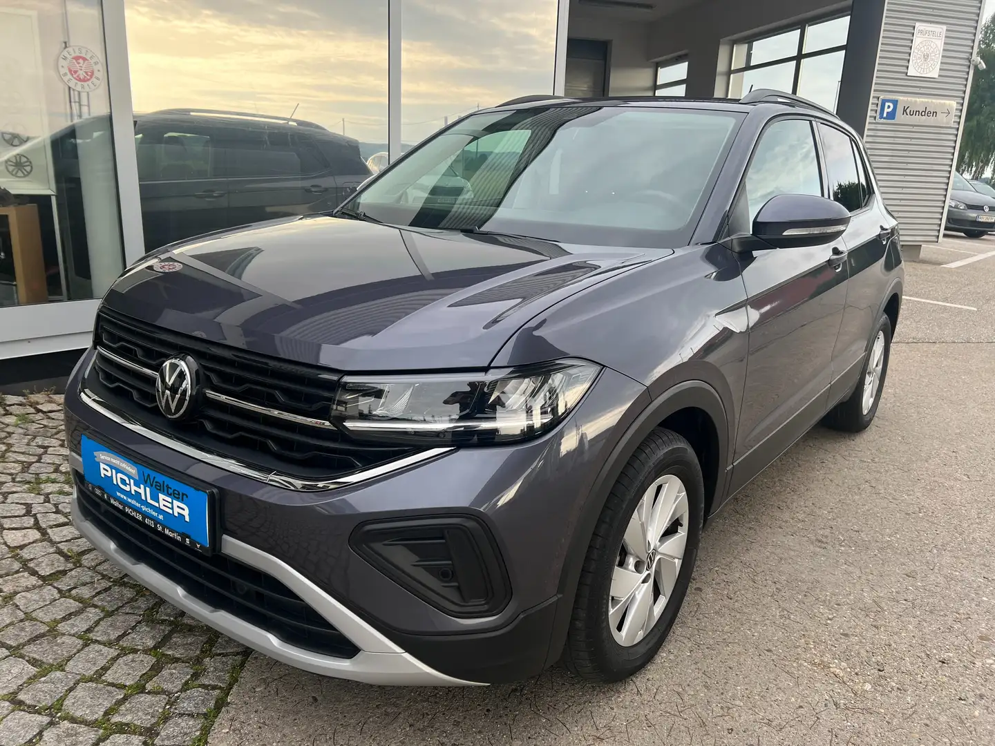 Volkswagen T-Cross 1.0 TSI 85 kW Life DSG Grau - 1