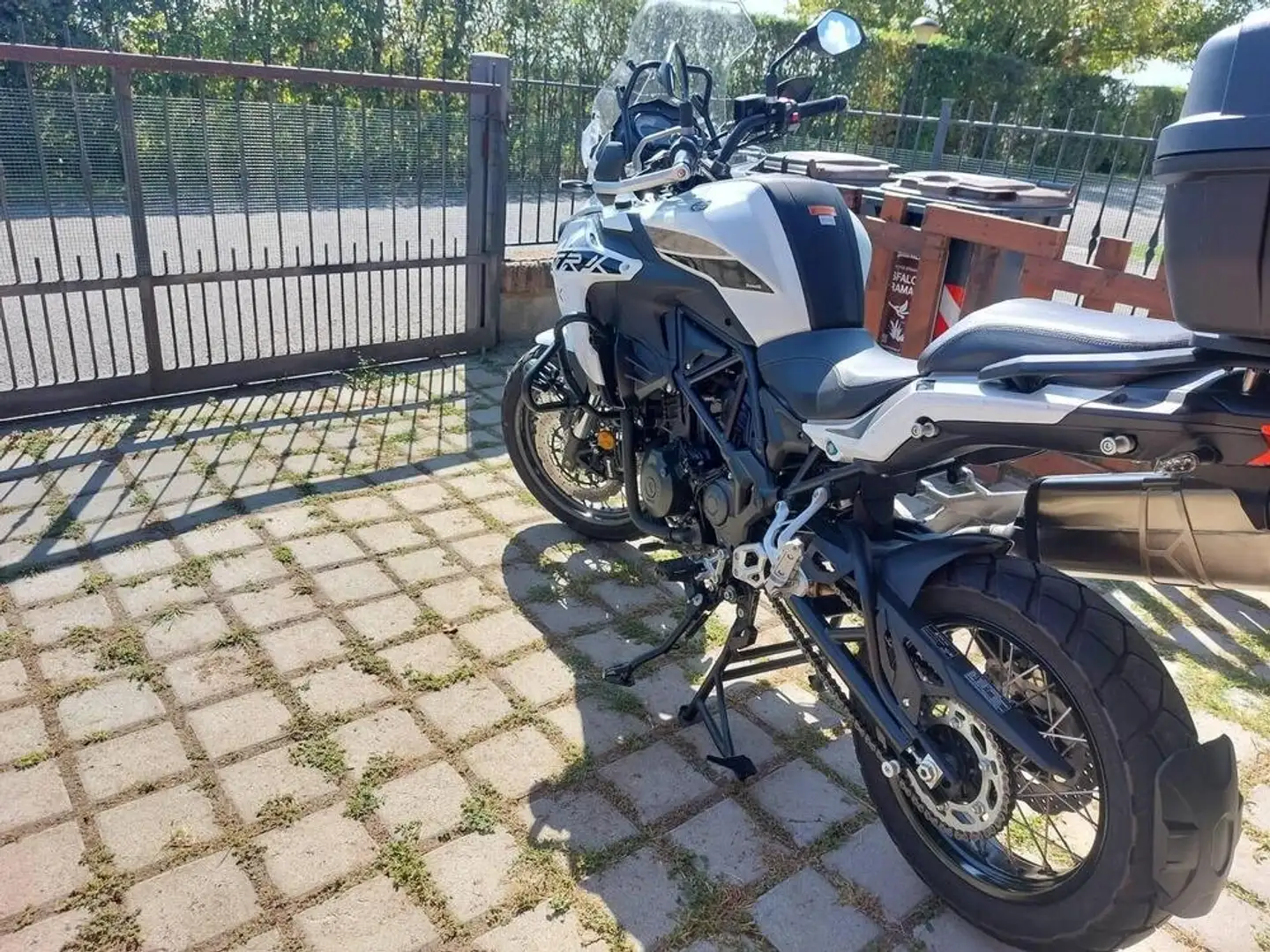 Benelli TRK 502 Alb - 2