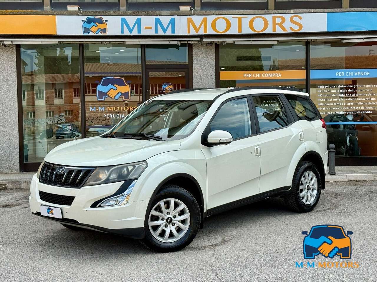 Mahindra XUV500 2.2 16v W8 FWD 7 POSTI