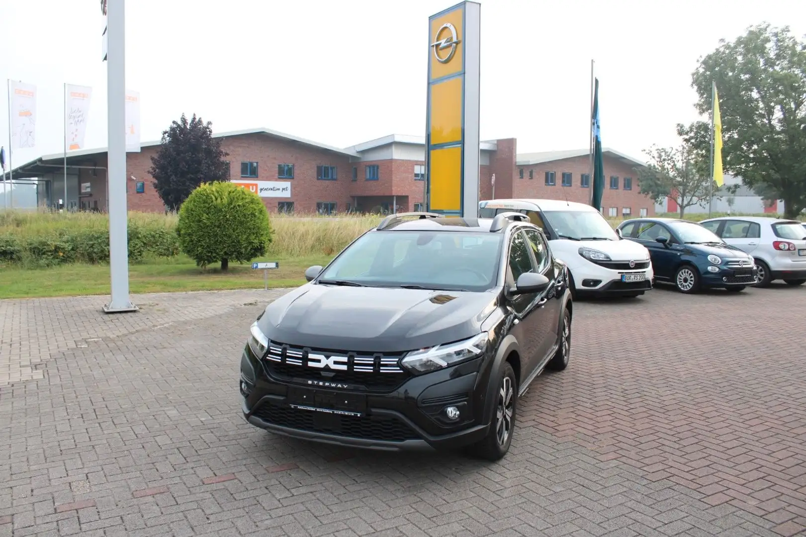 Dacia Sandero III Stepway Expression+ Schwarz - 1