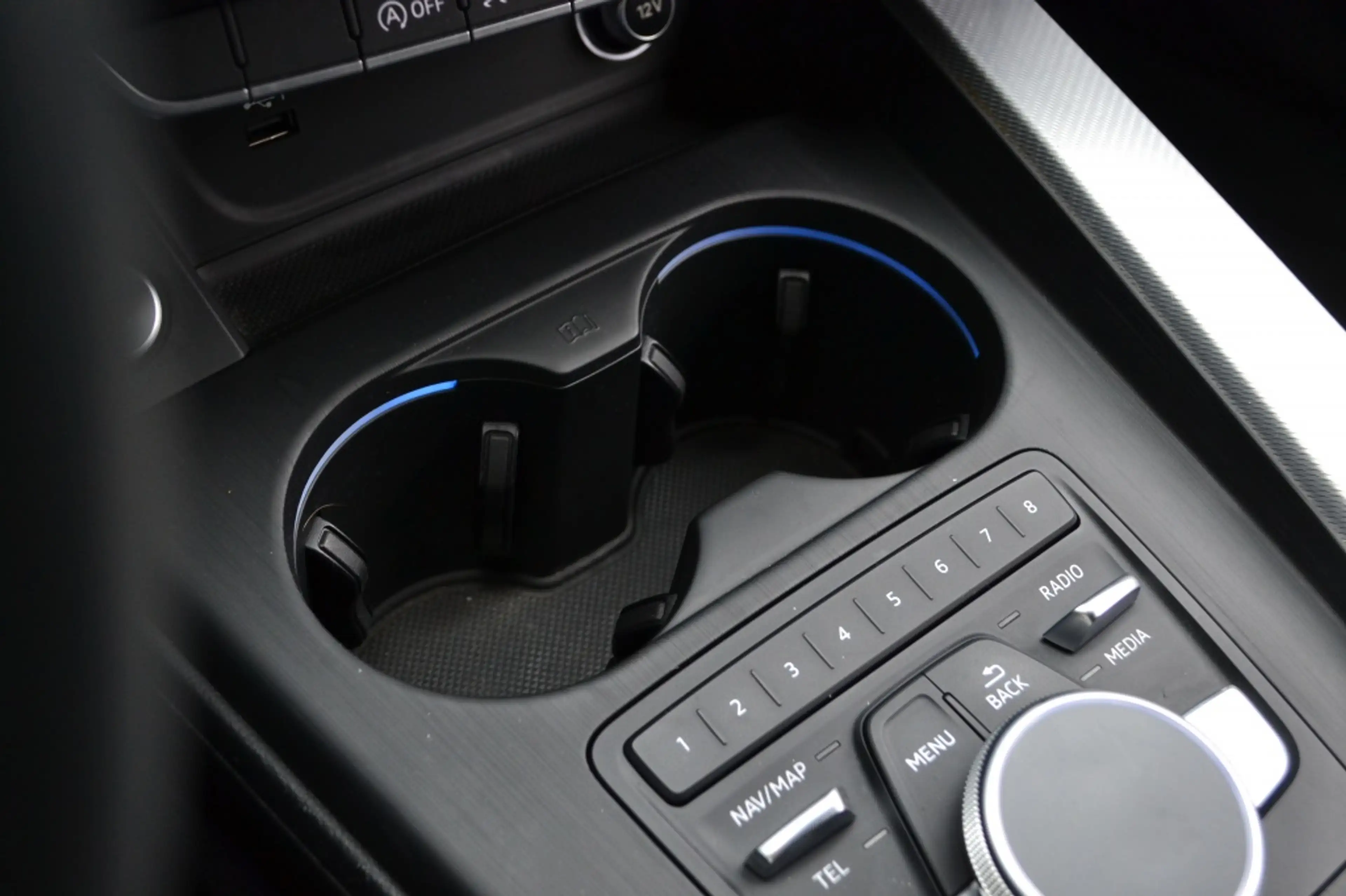 Audi A4 Avant 35 TFSI Sport LED/Navi/Keyless/19'' inch — photo 38