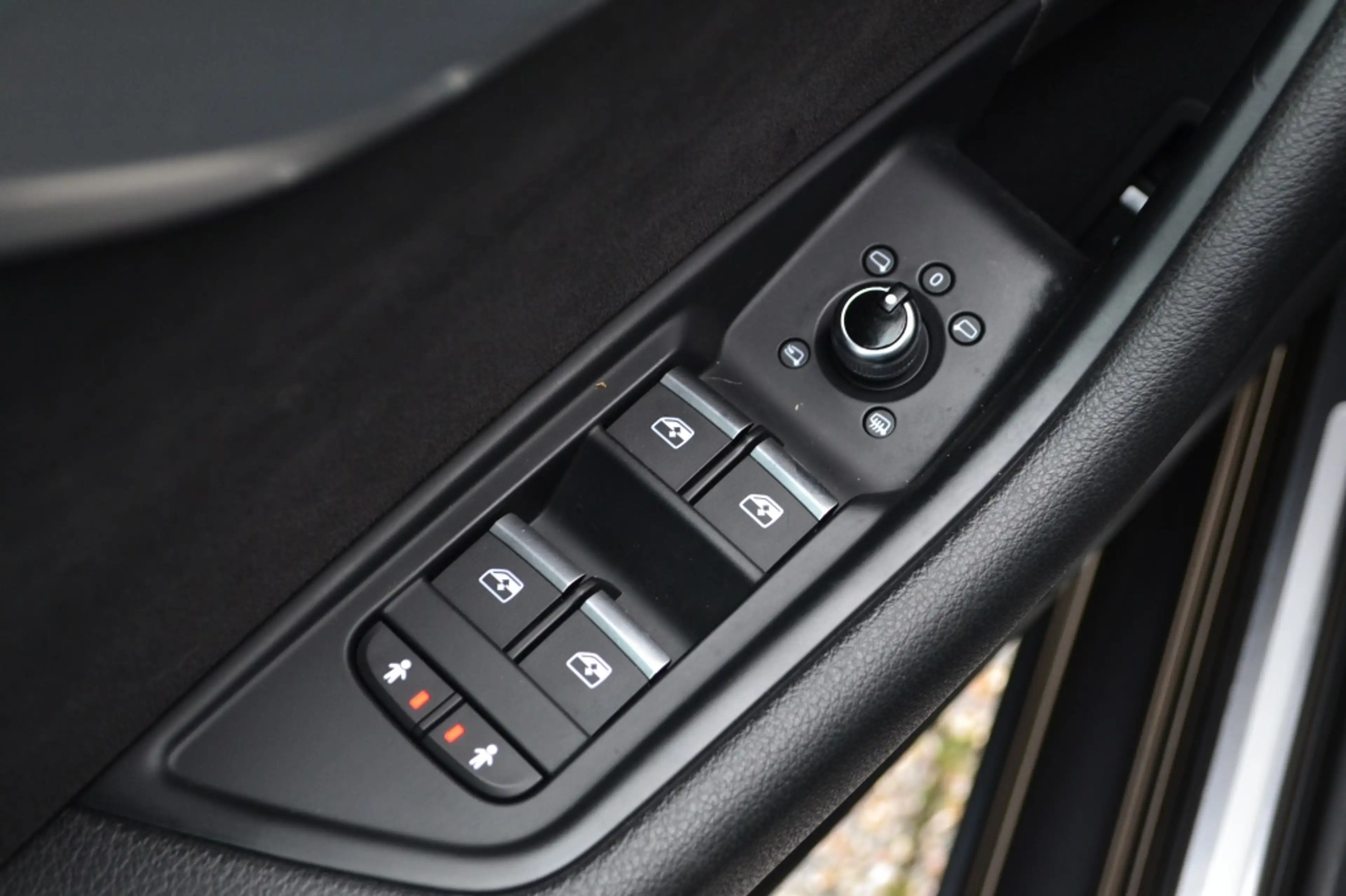 Audi A4 Avant 35 TFSI Sport LED/Navi/Keyless/19'' inch — photo 39