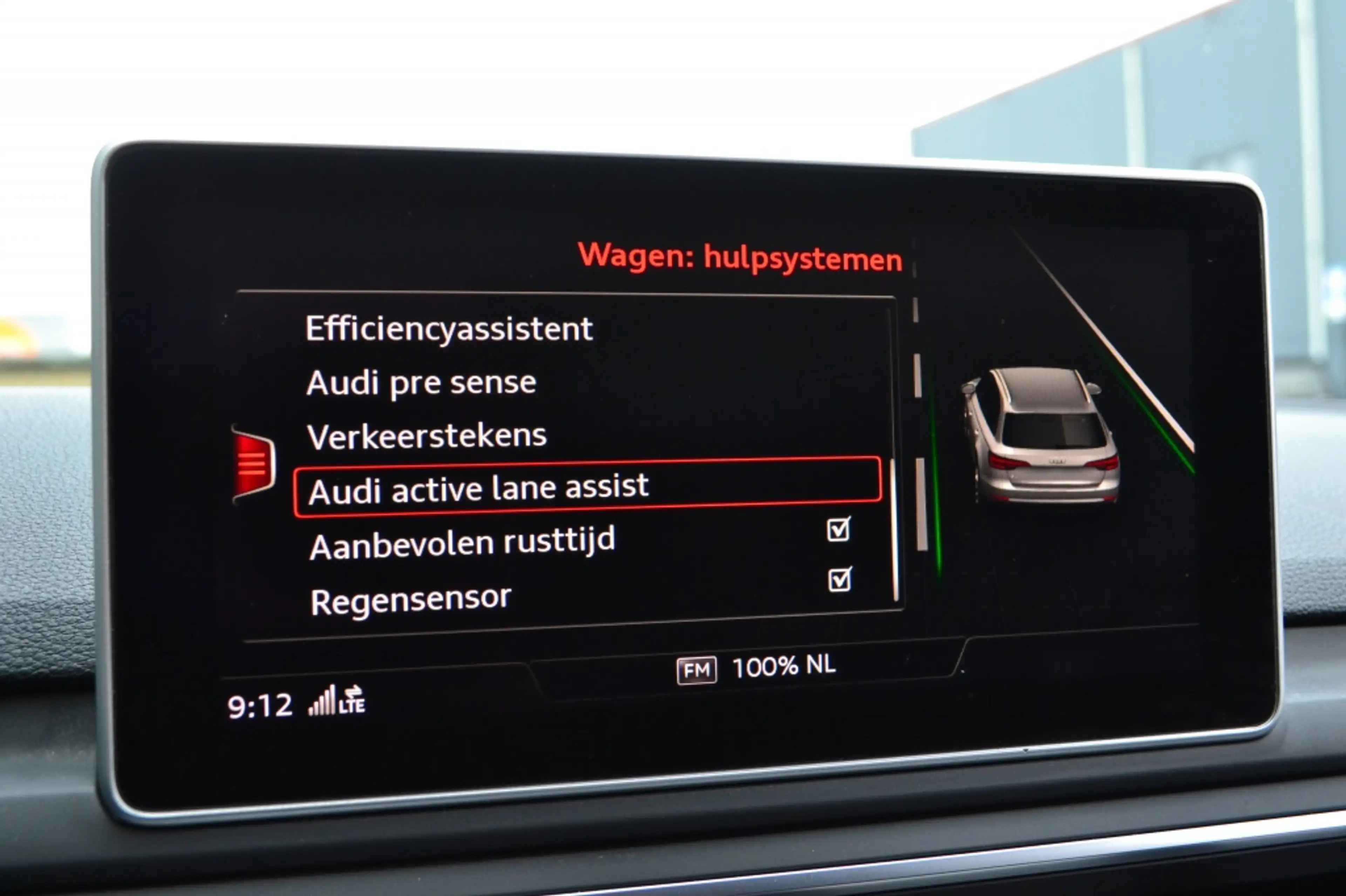 Audi A4 Avant 35 TFSI Sport LED/Navi/Keyless/19'' inch — photo 37