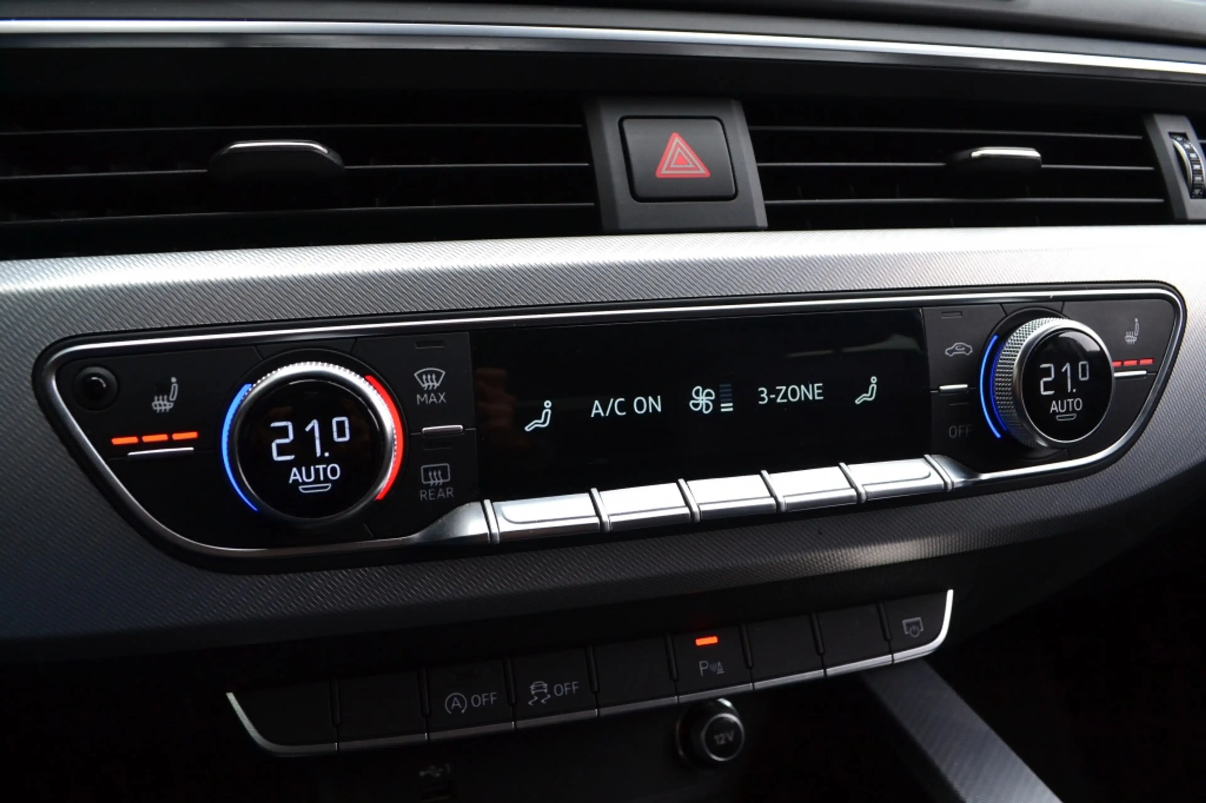 Audi A4 Avant 35 TFSI Sport LED/Navi/Keyless/19'' inch — photo 30