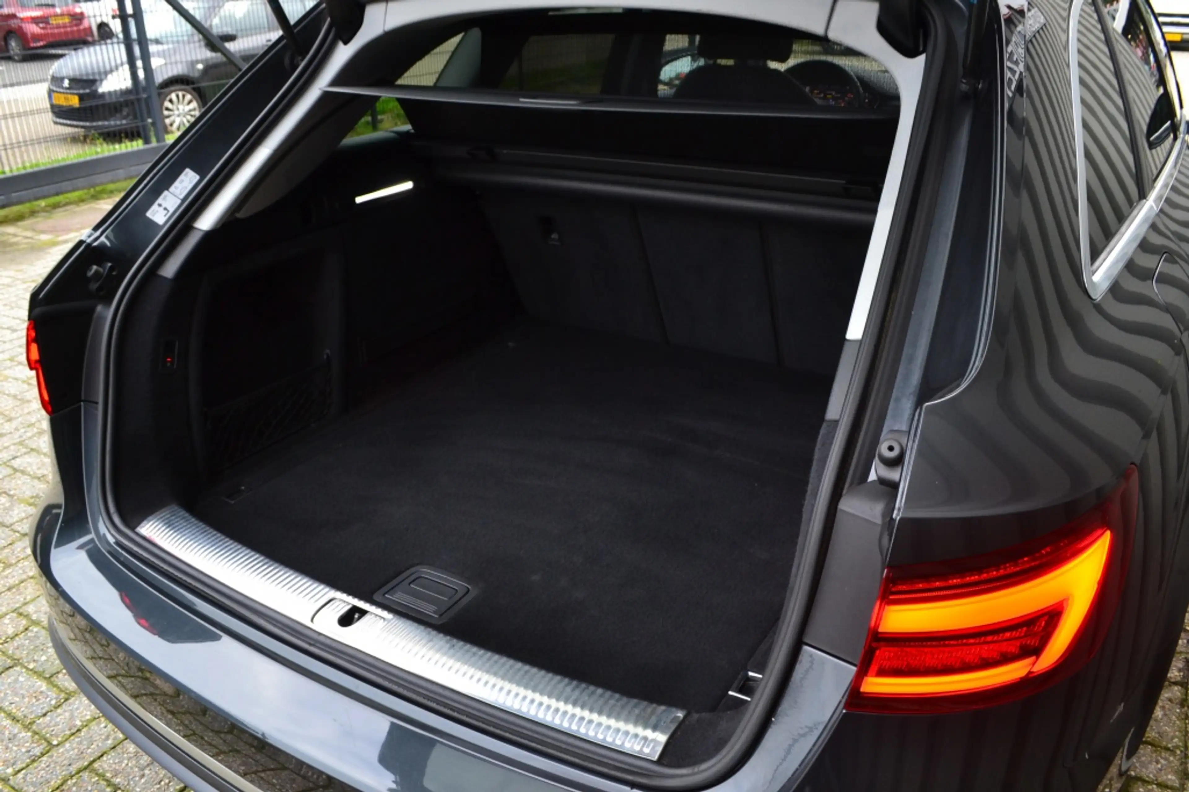 Audi A4 Avant 35 TFSI Sport LED/Navi/Keyless/19'' inch — photo 47