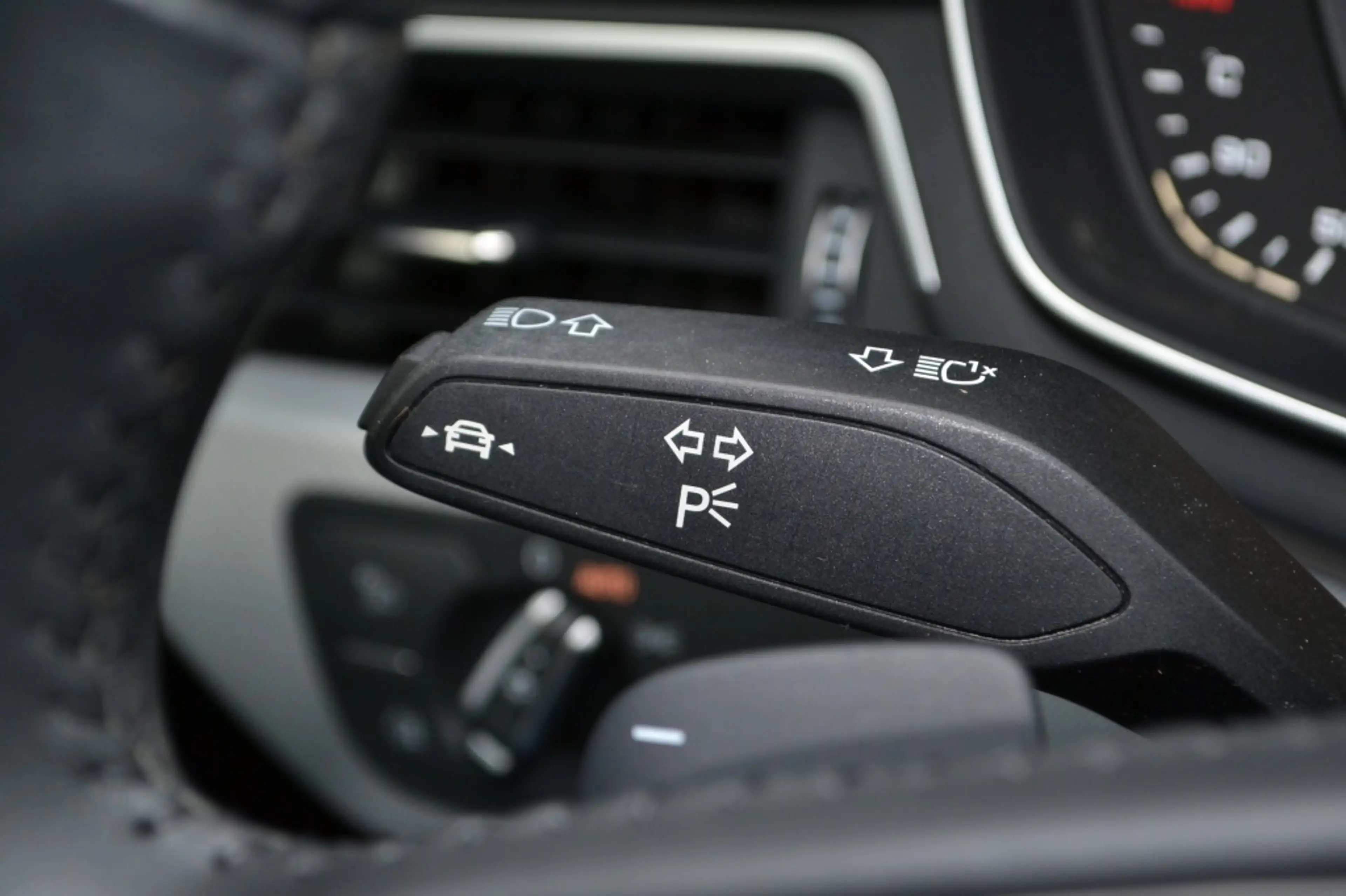 Audi A4 Avant 35 TFSI Sport LED/Navi/Keyless/19'' inch — photo 42