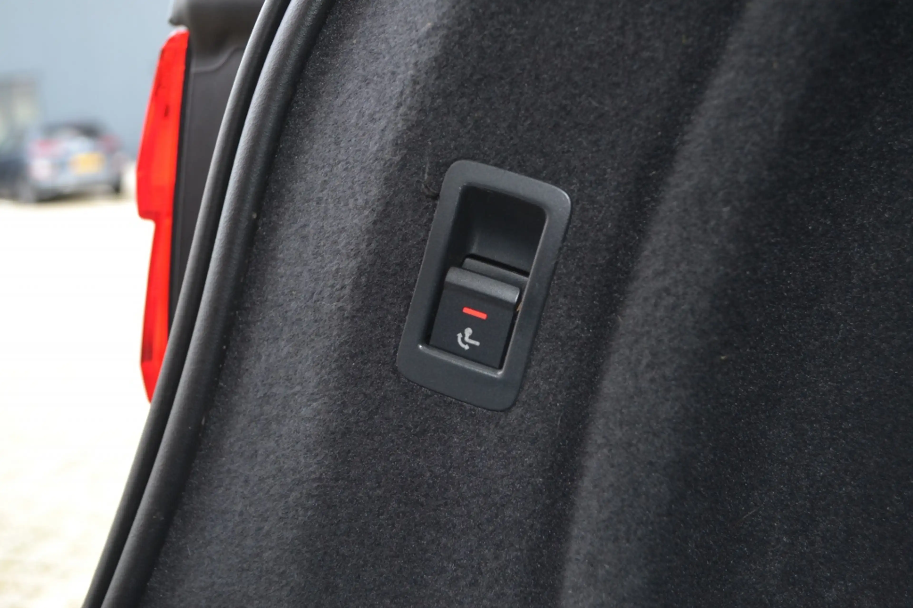 Audi A4 Avant 35 TFSI Sport LED/Navi/Keyless/19'' inch — photo 48