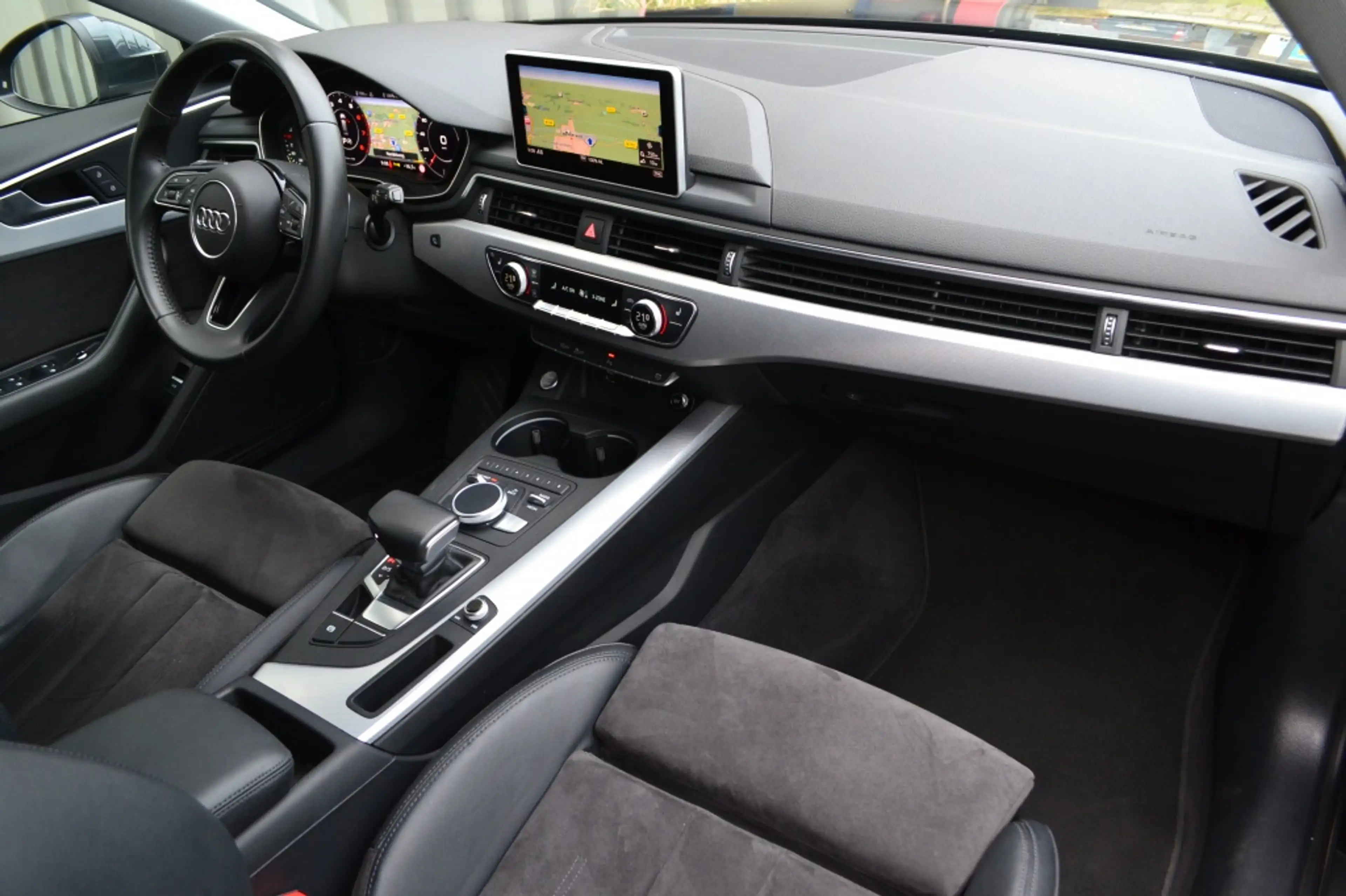 Audi A4 Avant 35 TFSI Sport LED/Navi/Keyless/19'' inch — photo 7