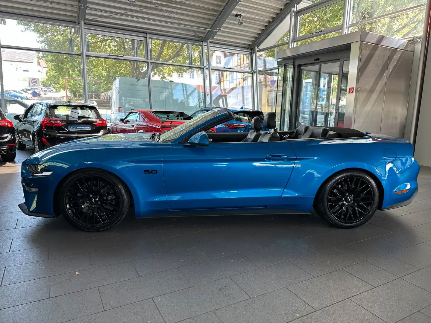 Ford Mustang GT Convertible 5.0 V8 AUTOMATIK 55-YEARS Bleu - 2