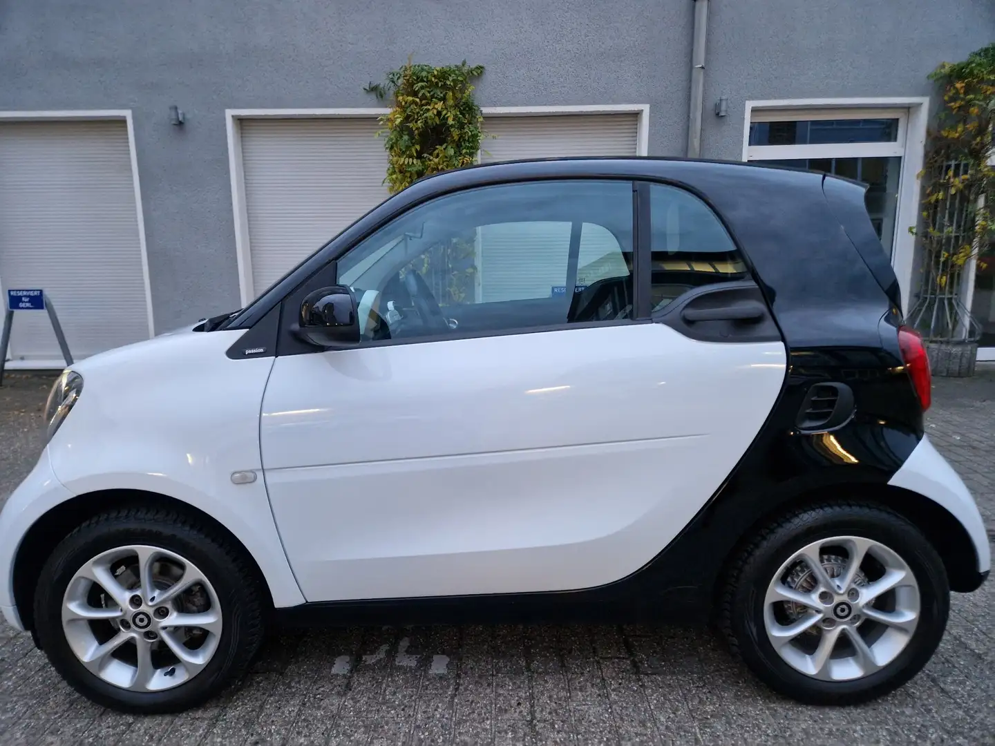 smart forTwo AUTOMATIK,SERVO,SITZH,PANORAMA,ISOFIX INSP+TÜV Weiß - 2