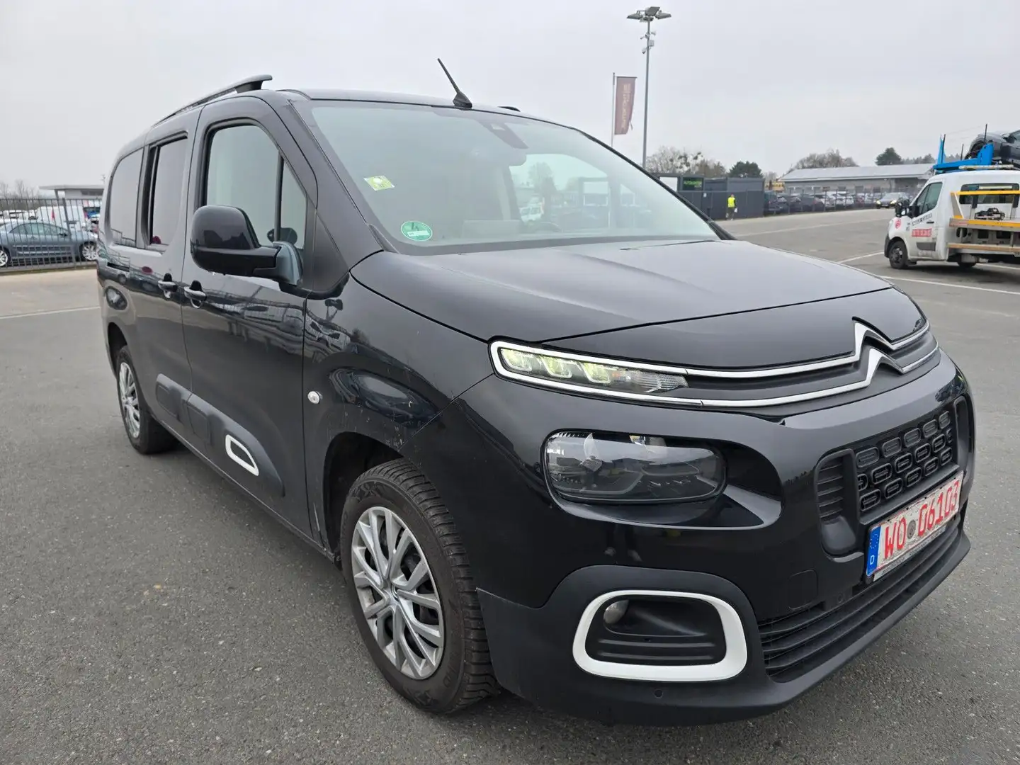 Citroen Berlingo Feel XL 7Sitze Schwarz - 2