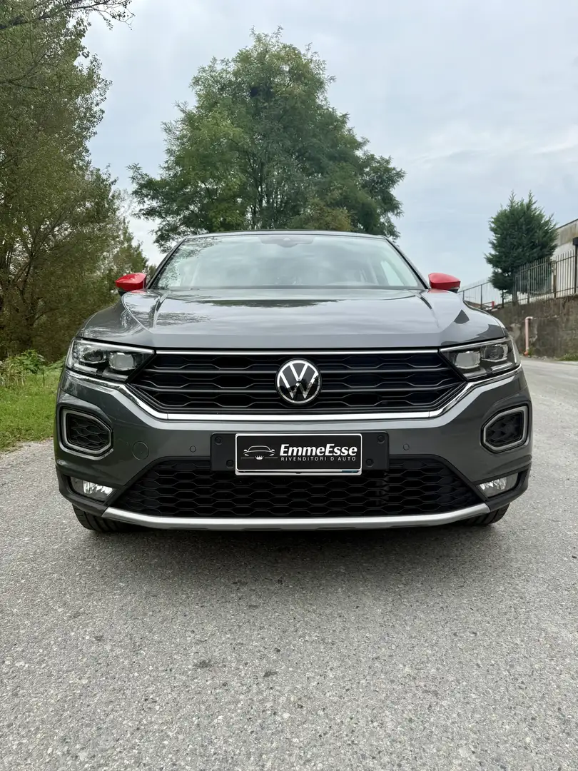 Volkswagen T-Roc 1.0 tsi Business 110cv Beats Audio System Gris - 1