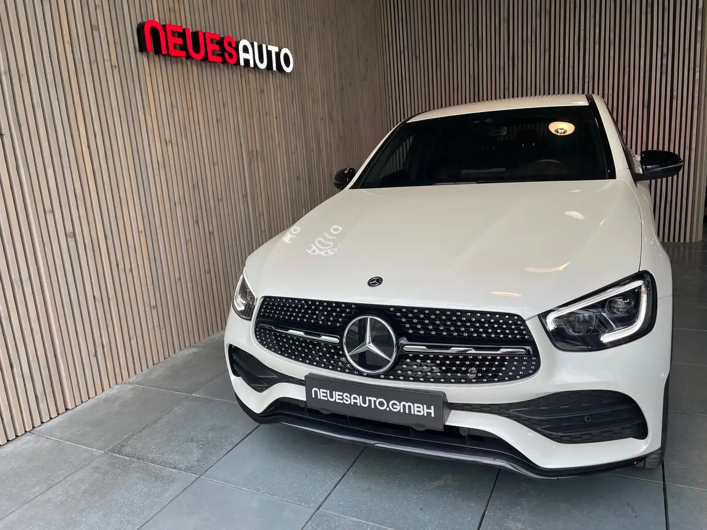 Mercedes-Benz GLC 220 d 4Matic *AMG*Servicegepfl.*Night*Virtual*Ambiente Weiß - 2