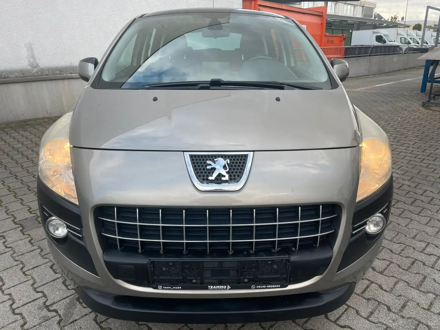 Peugeot 3008 Active 2.HD|KLIMAAUT.|17"|NAVI|PDC Gris - 2