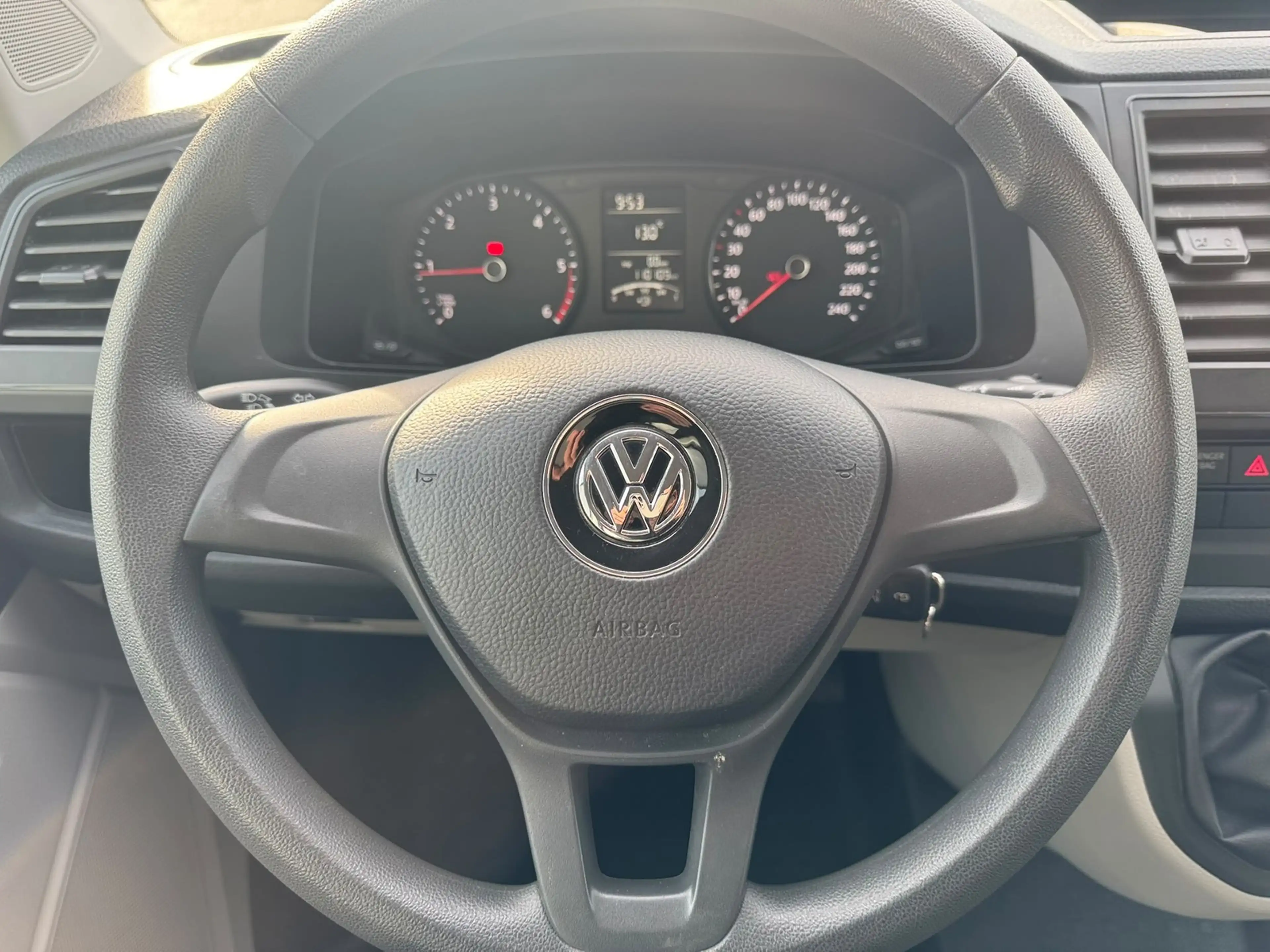 Volkswagen T6 Caravelle KOMBI 2.0TDI+AHK+9.SITZER+PDC+KLIMA+ — photo 8