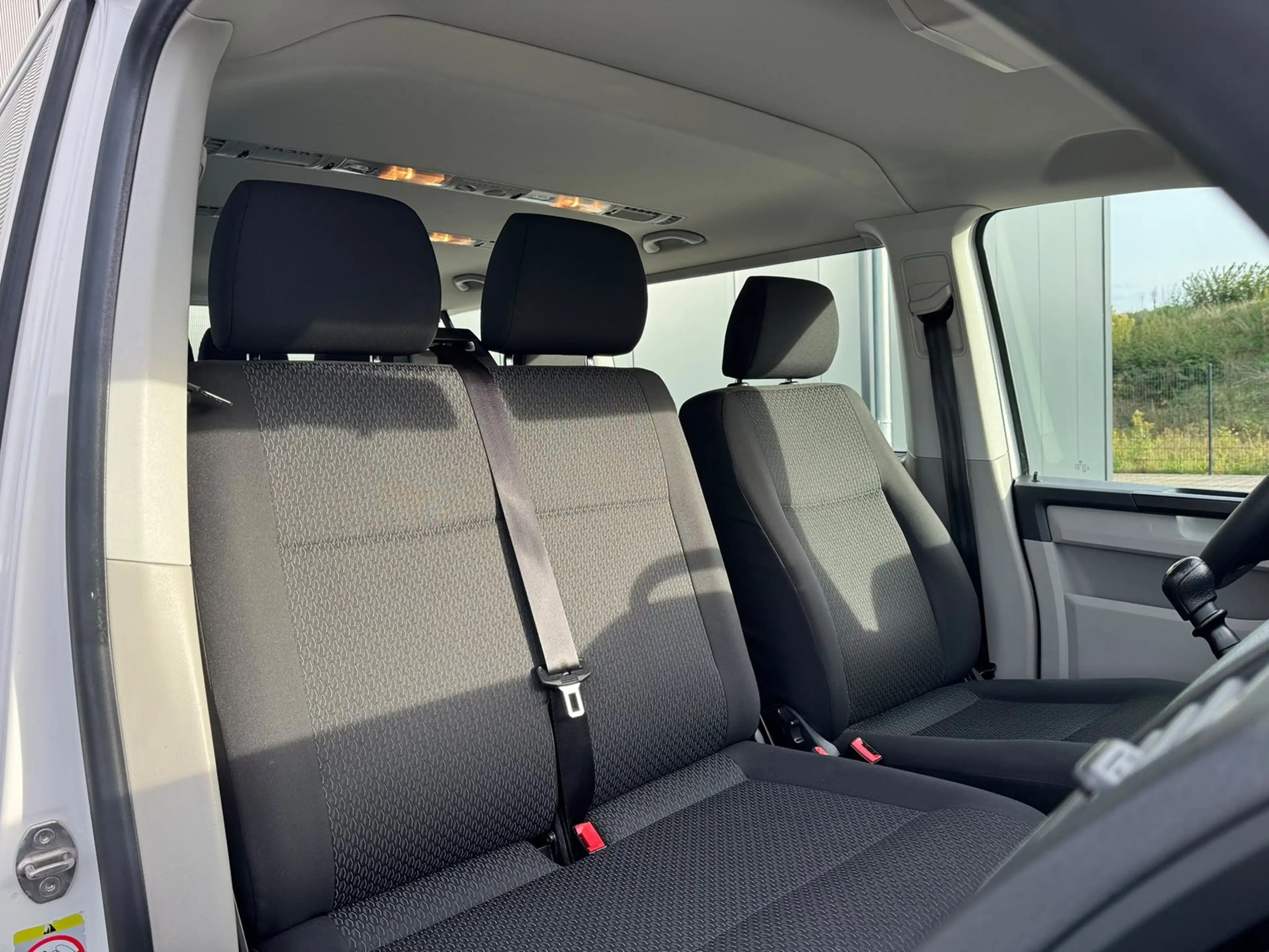 Volkswagen T6 Caravelle KOMBI 2.0TDI+AHK+9.SITZER+PDC+KLIMA+ — photo 10