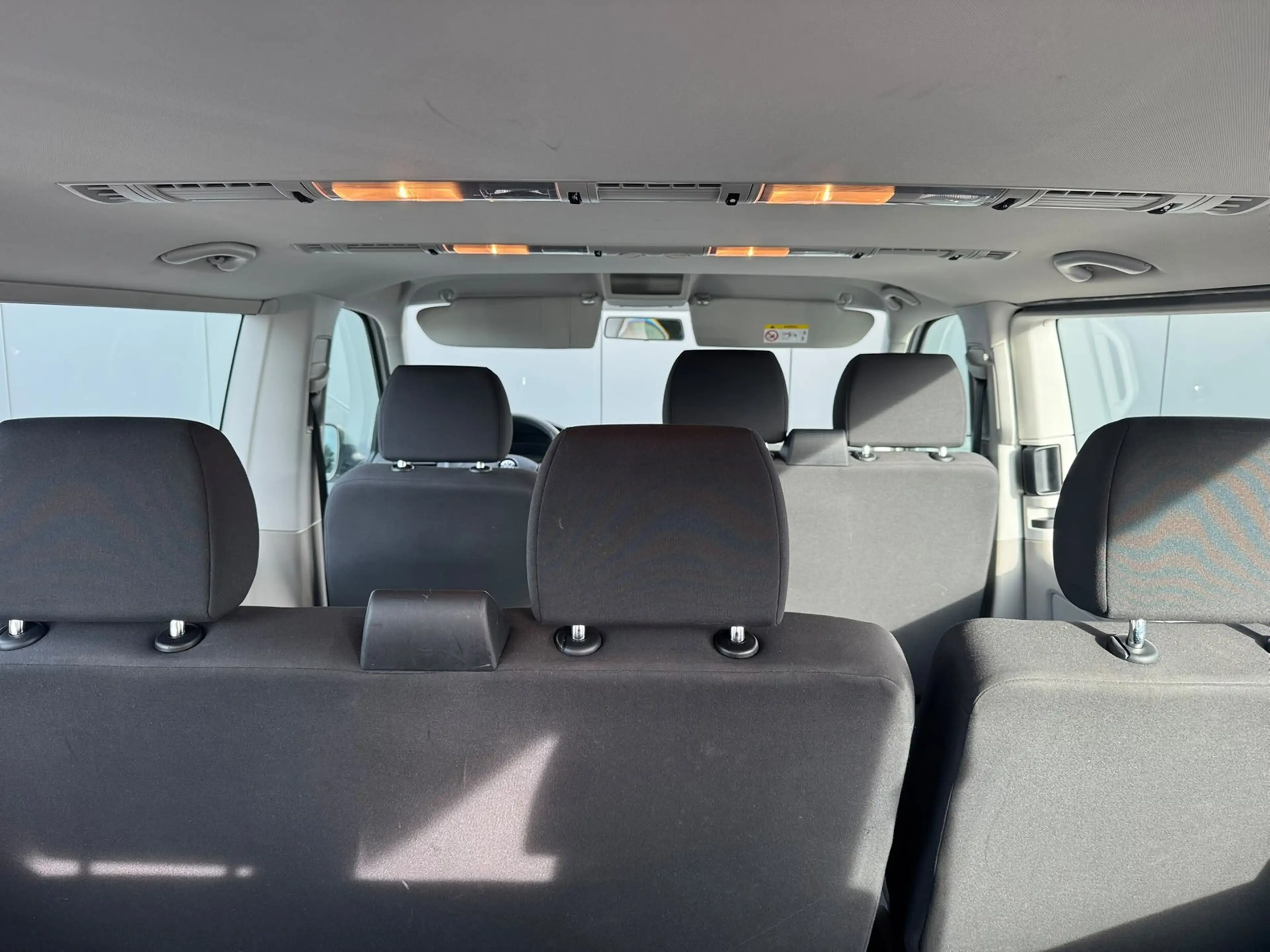 Volkswagen T6 Caravelle KOMBI 2.0TDI+AHK+9.SITZER+PDC+KLIMA+ — photo 13