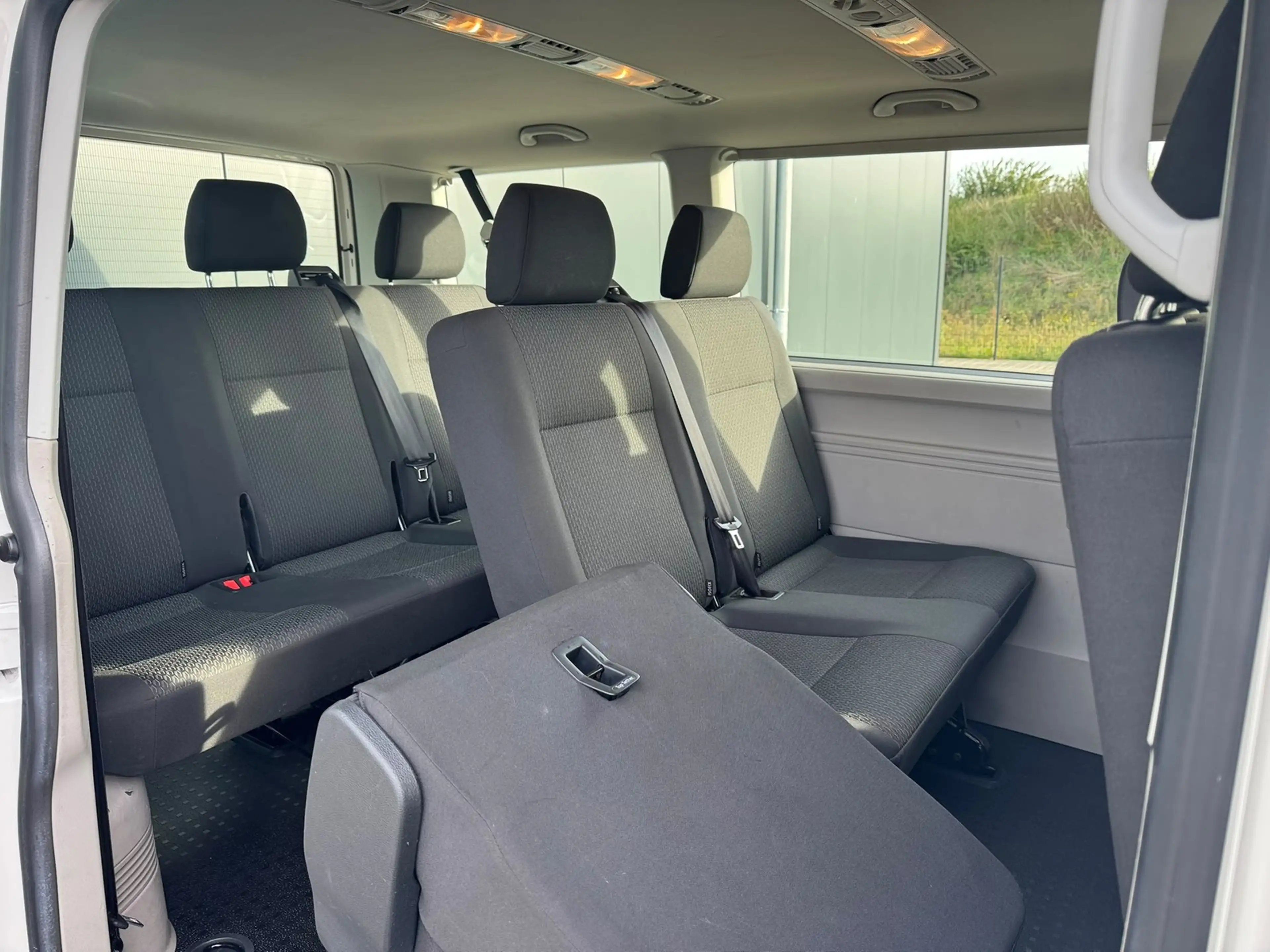 Volkswagen T6 Caravelle KOMBI 2.0TDI+AHK+9.SITZER+PDC+KLIMA+ — photo 12