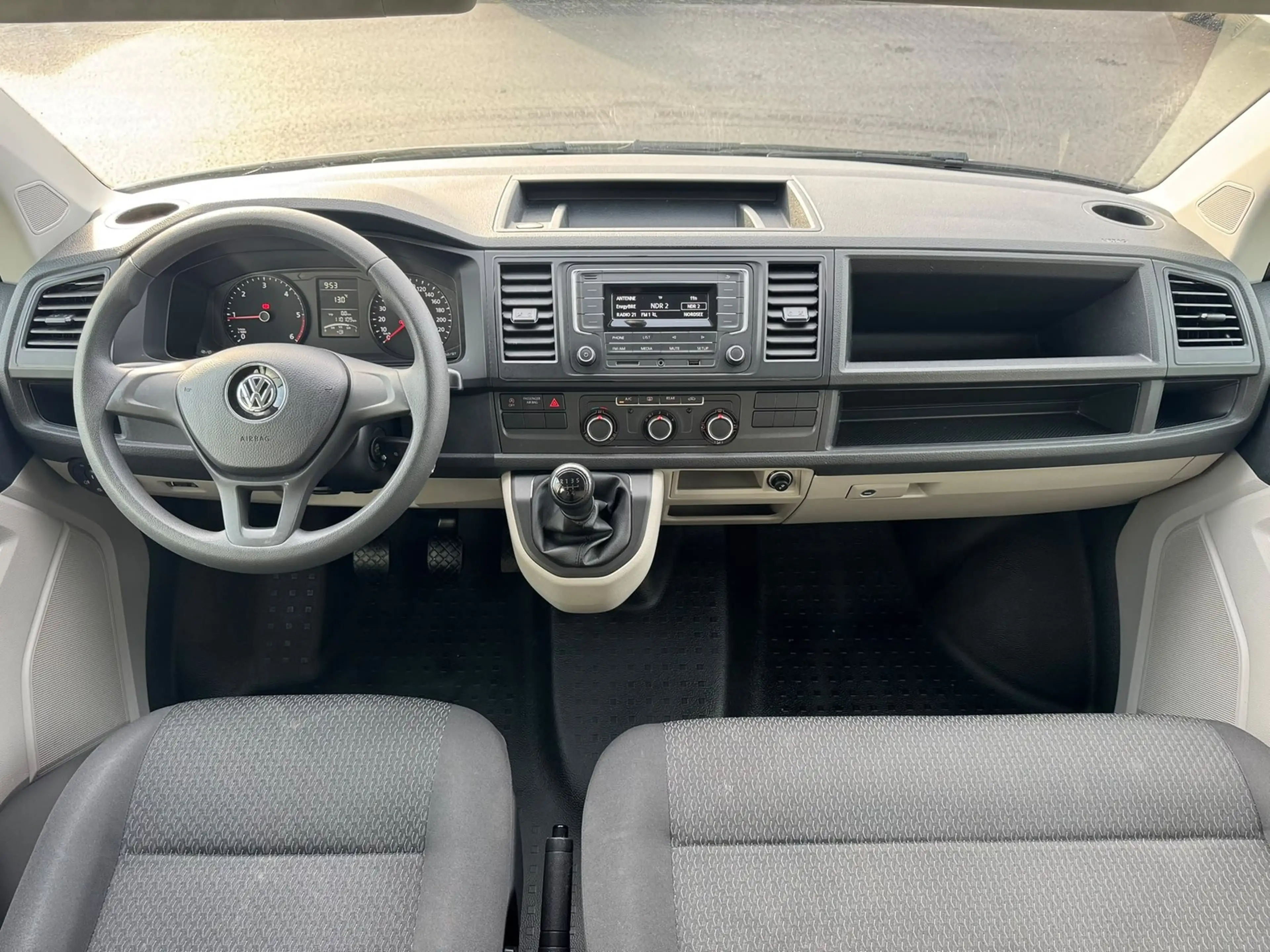 Volkswagen T6 Caravelle KOMBI 2.0TDI+AHK+9.SITZER+PDC+KLIMA+ — photo 2
