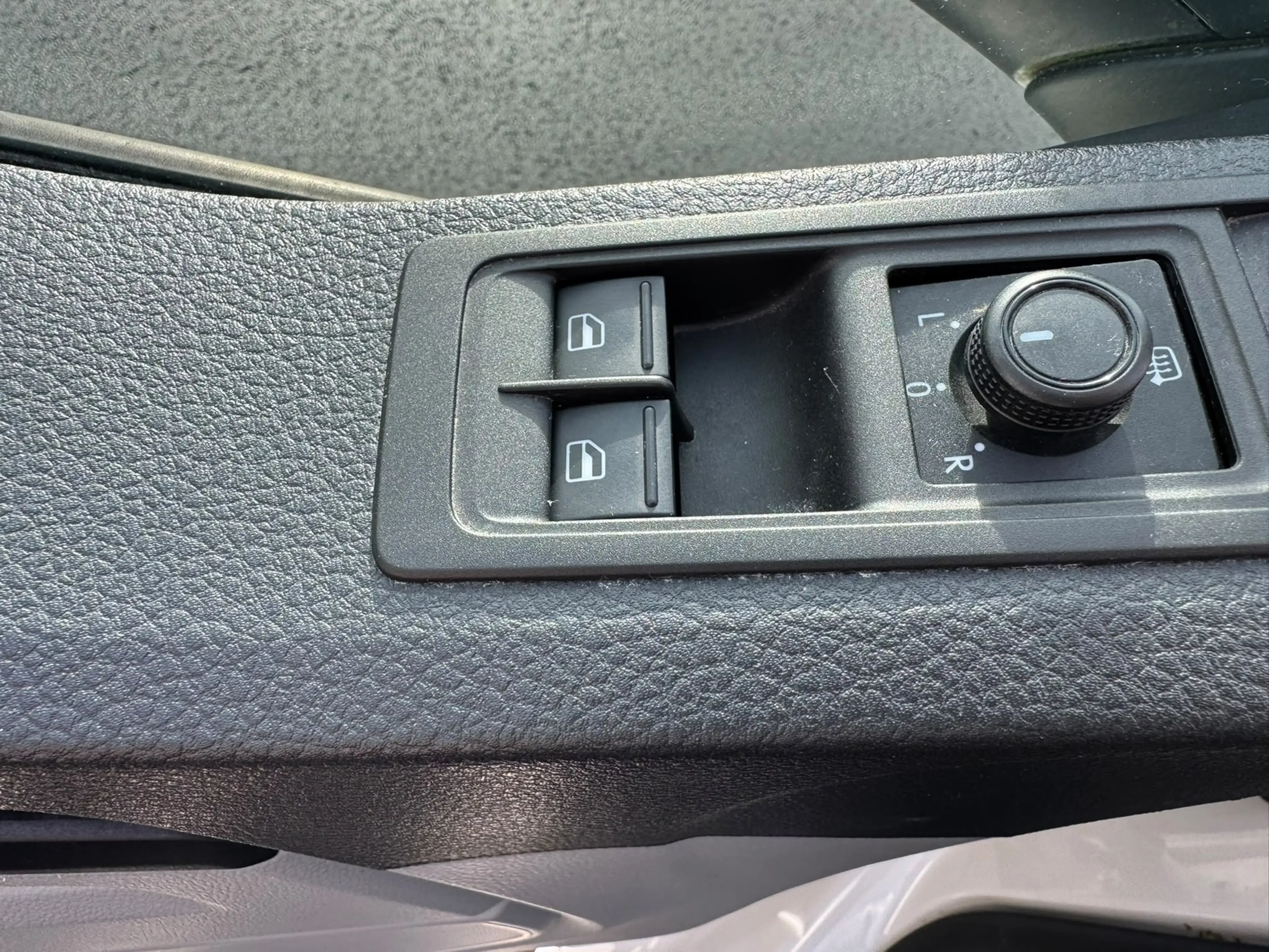 Volkswagen T6 Caravelle KOMBI 2.0TDI+AHK+9.SITZER+PDC+KLIMA+ — photo 6