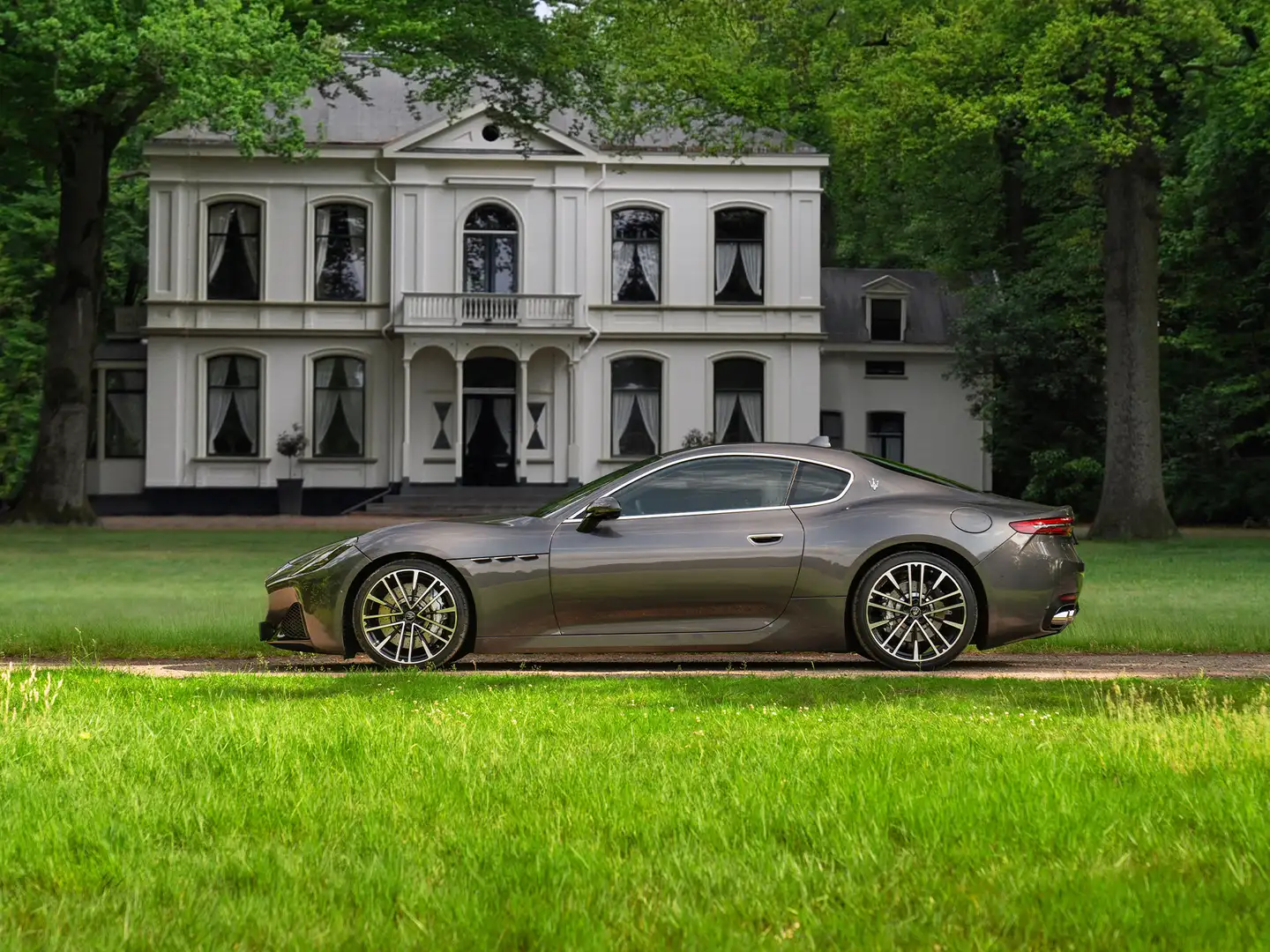 Maserati GranTurismo V6 AWD Modena | Subliem! | Full PPF | Sonus Faber Gris - 1