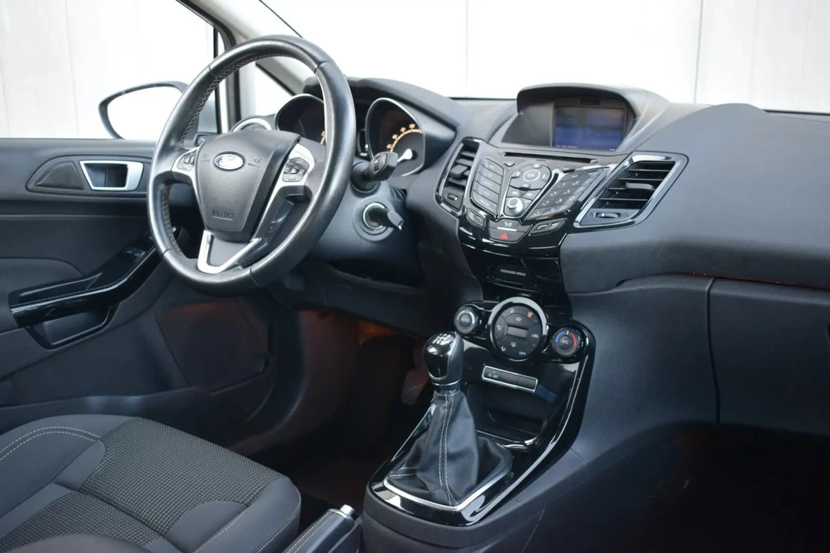 Ford Fiesta 1.0 EcoBoost Titanium ECC | Full Map Navi | Telefo Grijs - 2