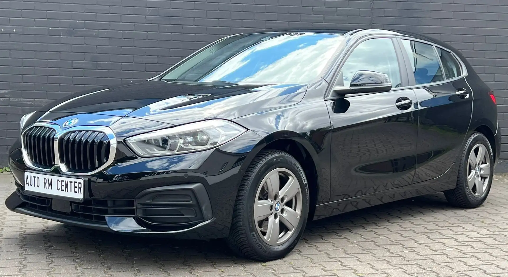 BMW 118 118d Advantage Noir - 1