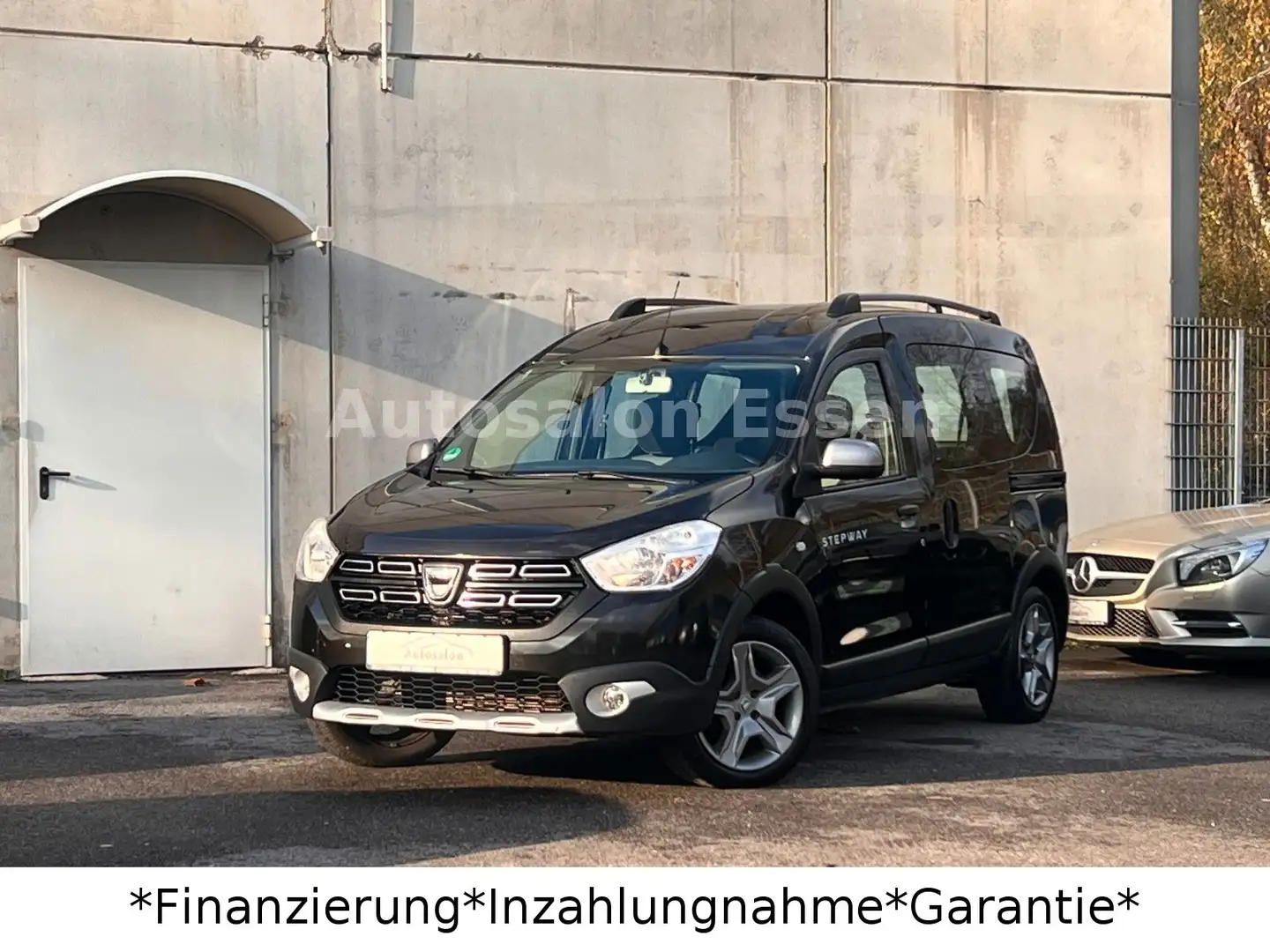 Dacia Dokker Stepway*Navi*PDC*SHZ*AHK*1 Hand* Schwarz - 1