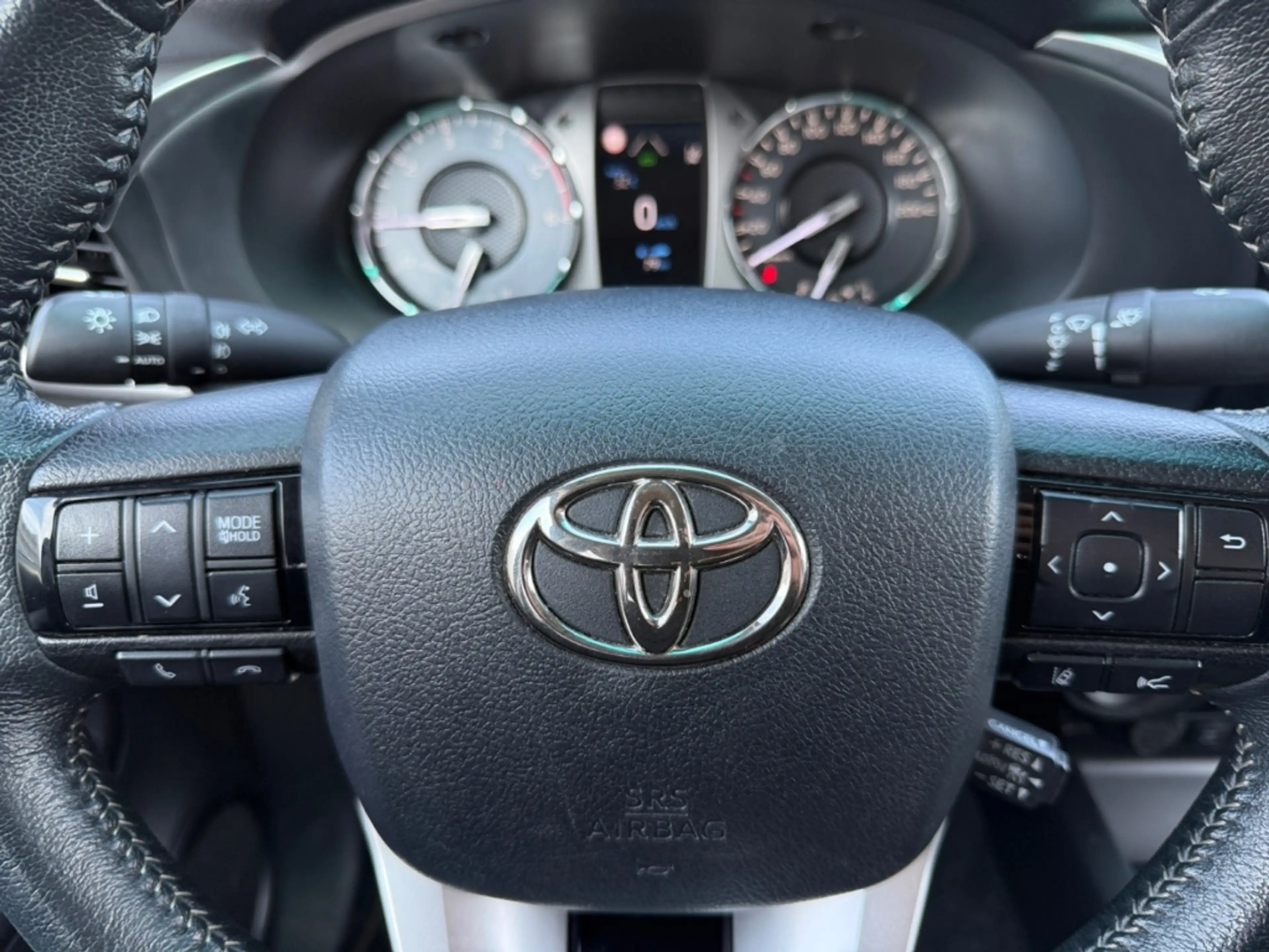 Toyota Hilux 2.4 D Double Cab Comfort AT *Navi*CAM*SHZ* — photo 13
