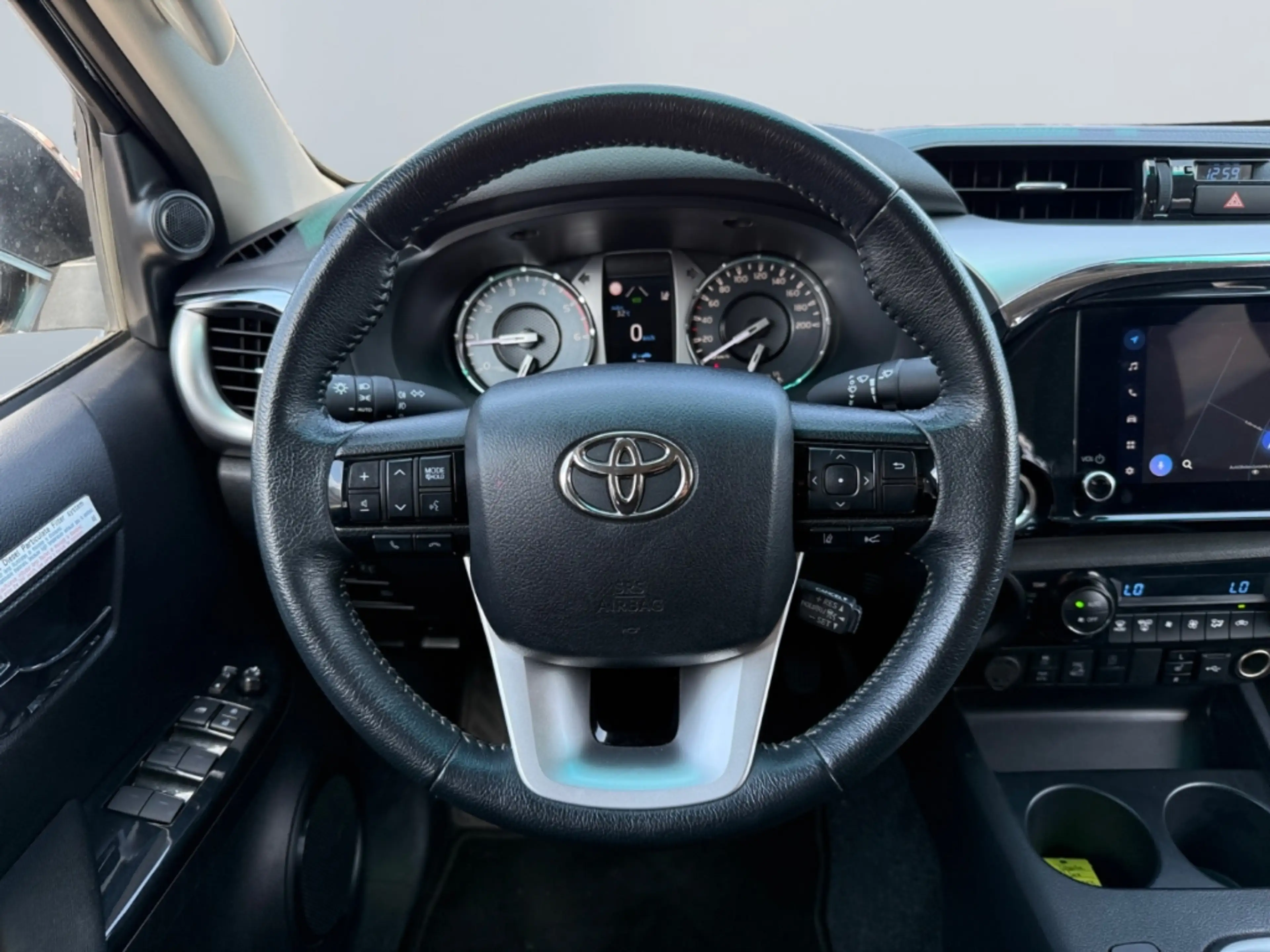 Toyota Hilux 2.4 D Double Cab Comfort AT *Navi*CAM*SHZ* — photo 12