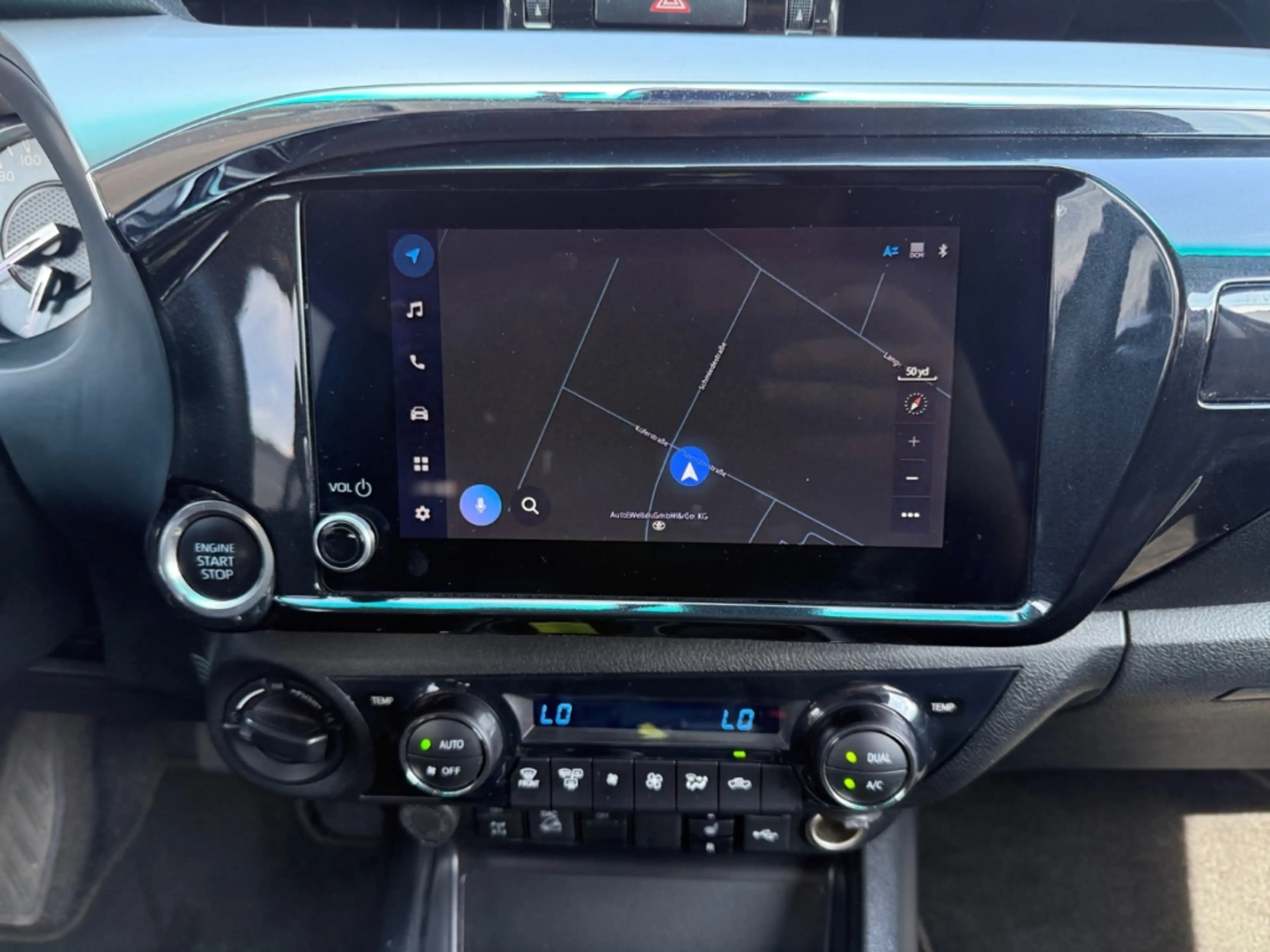 Toyota Hilux 2.4 D Double Cab Comfort AT *Navi*CAM*SHZ* — photo 15
