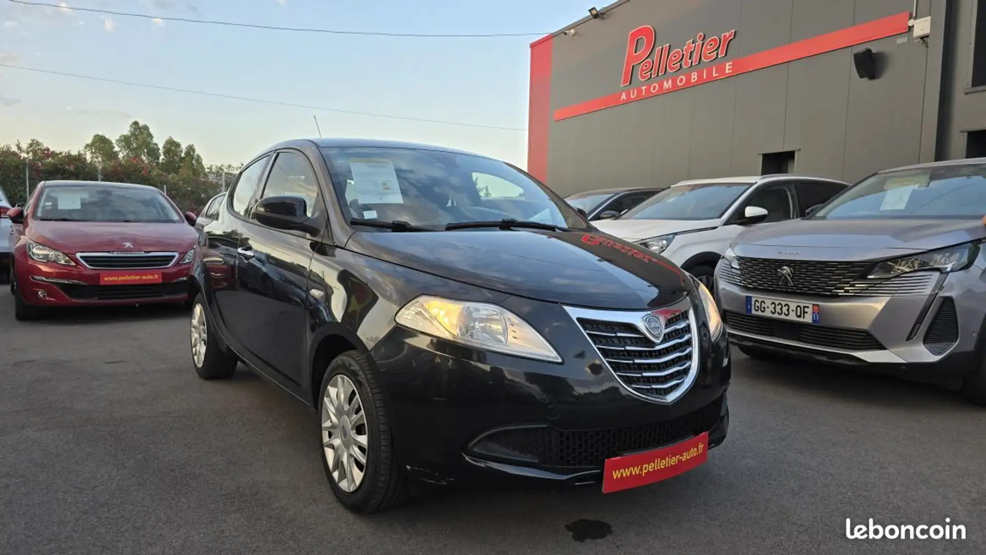 Lancia Ypsilon 1.2 8v 69 ch StopetStart Silver Nero - 1