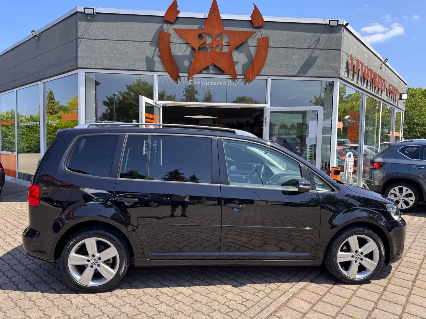 Volkswagen Touran Comfortline ,Navi Чорний - 1