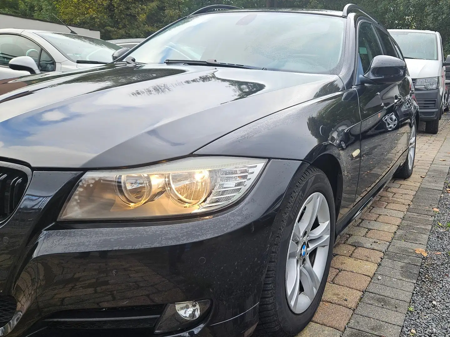 BMW 318 318i Schwarz - 2