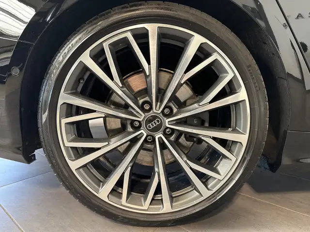 Audi A6 view 3