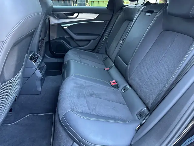 Audi A6 view 12
