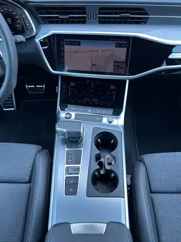 Audi A6 view 14