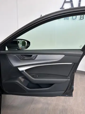 Audi A6 view 6