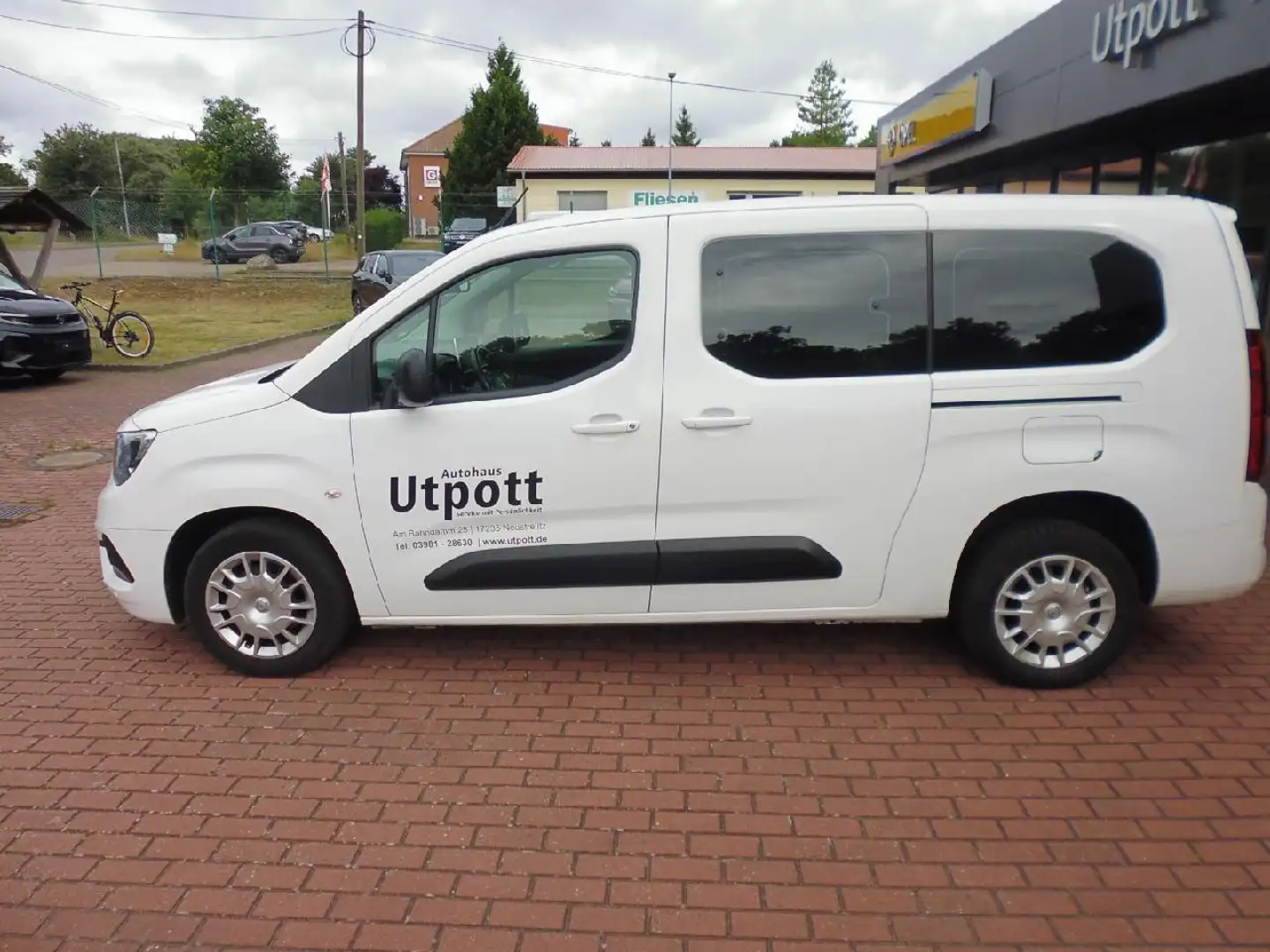 Opel Combo-e Life Edition XL Weiß - 2