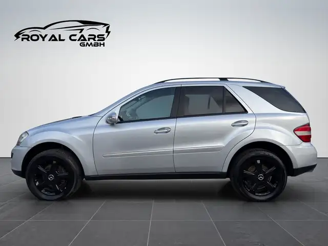 Mercedes-Benz M Class view 4