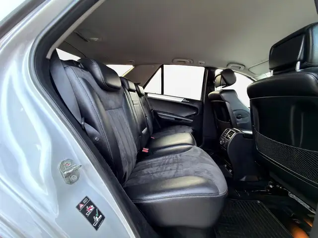 Mercedes-Benz M Class view 14